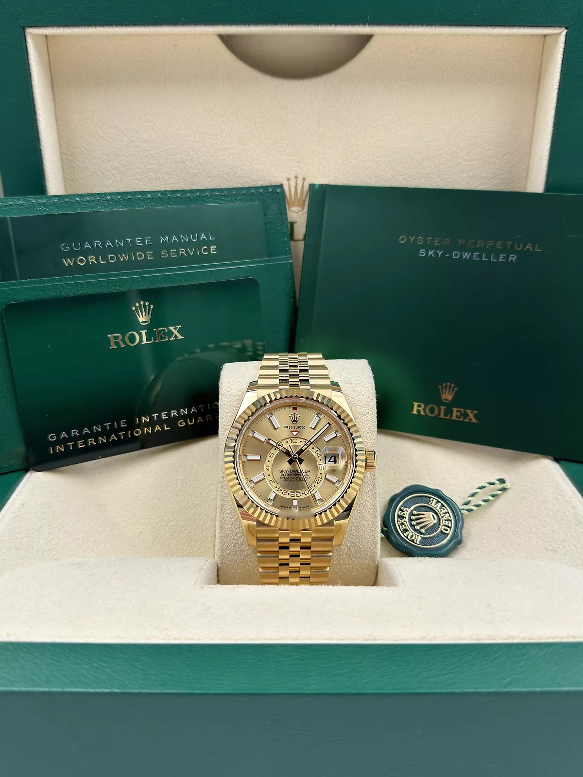 RLX Sky-Dweller 42mm 336938-0004 Yellow Gold Champagne Dial Jubilee - LITELUX