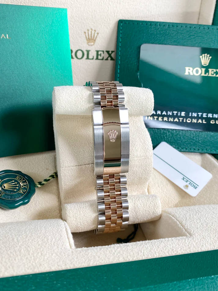 RLX Datejust 41mm 126331 Silver Fluted Motif Dial Two Tone Stainless Steel & 18K Rose Gold Jubilee Bracelet Men's Watch - LITELUX