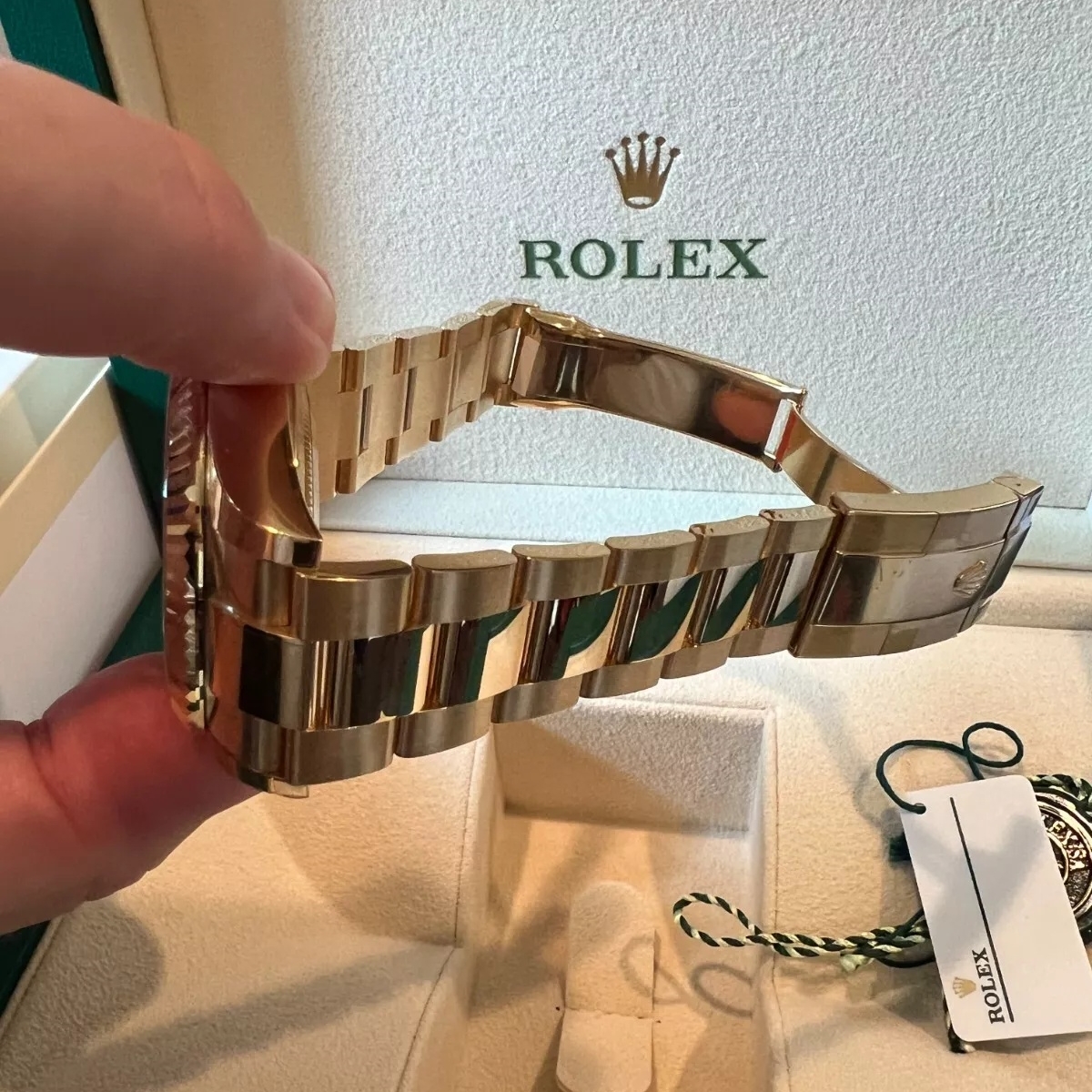 RLX Sky-Dweller 42mm 336938-0001 Yellow Gold Champagne Dial - LITELUX