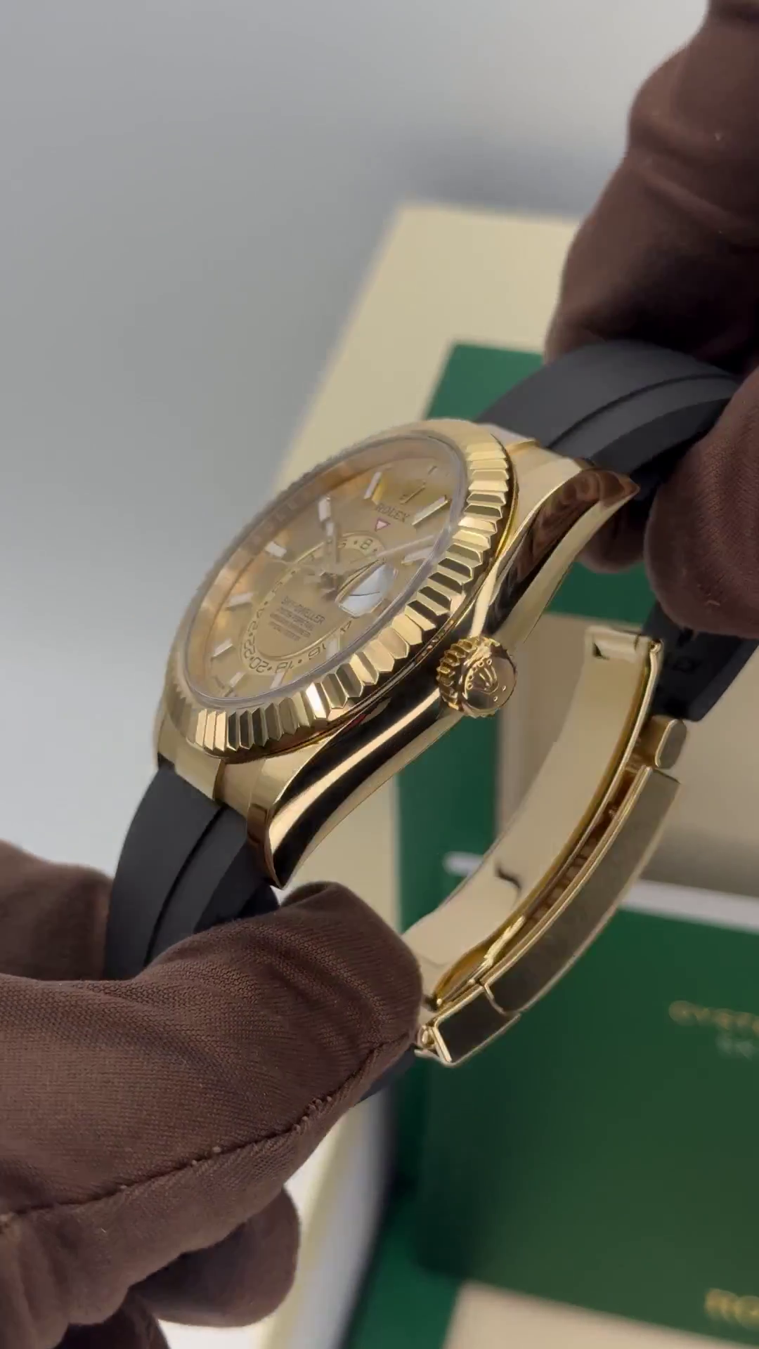 RLX Sky-Dweller 42mm 336238-0001 Yellow Gold Champagne Dial Oysterflex - LITELUX