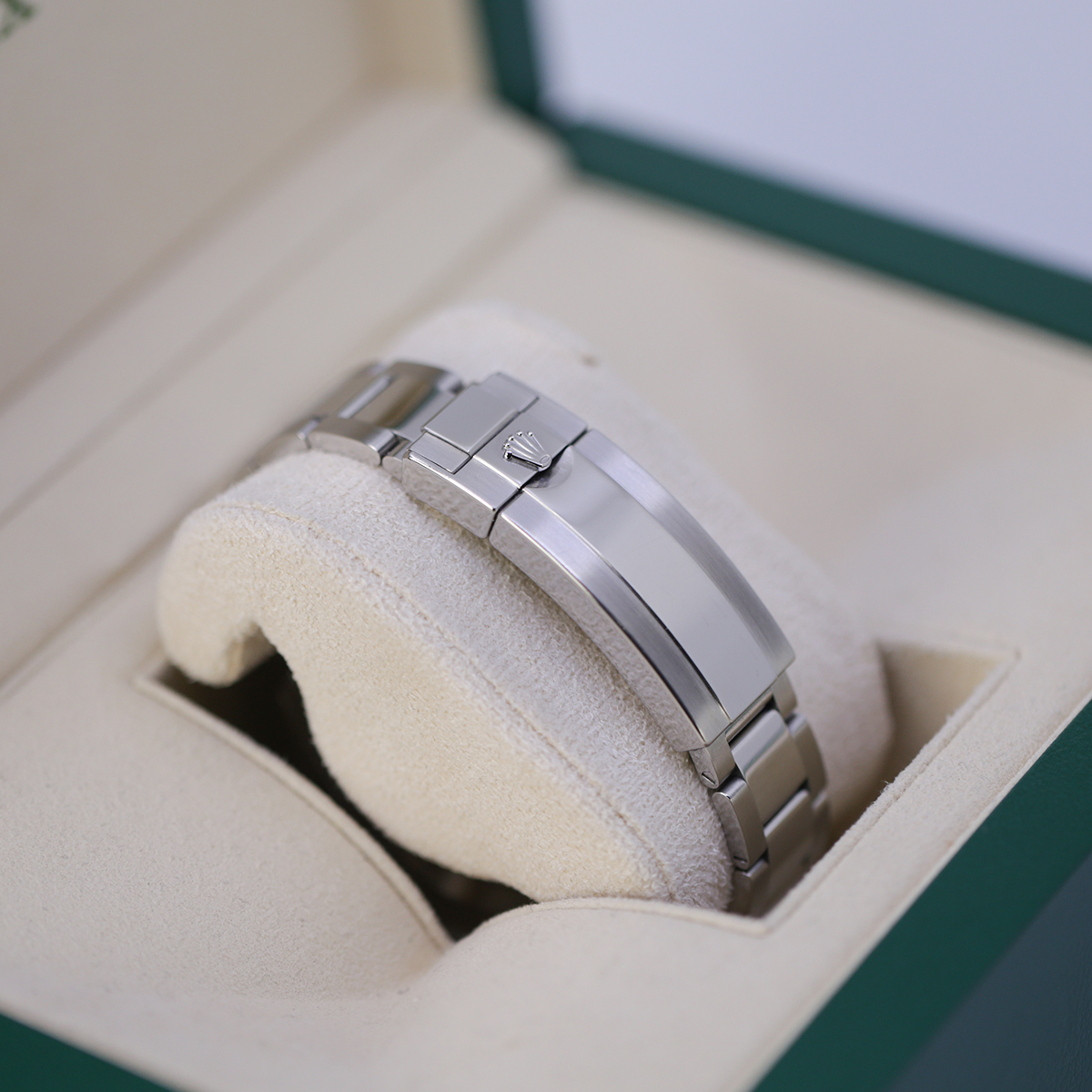Rolex Submariner 40mm 116610LN Oyster Perpetual Date Aftermarket Dial, Diamond Bezel and Lugs Watch - LITELUX