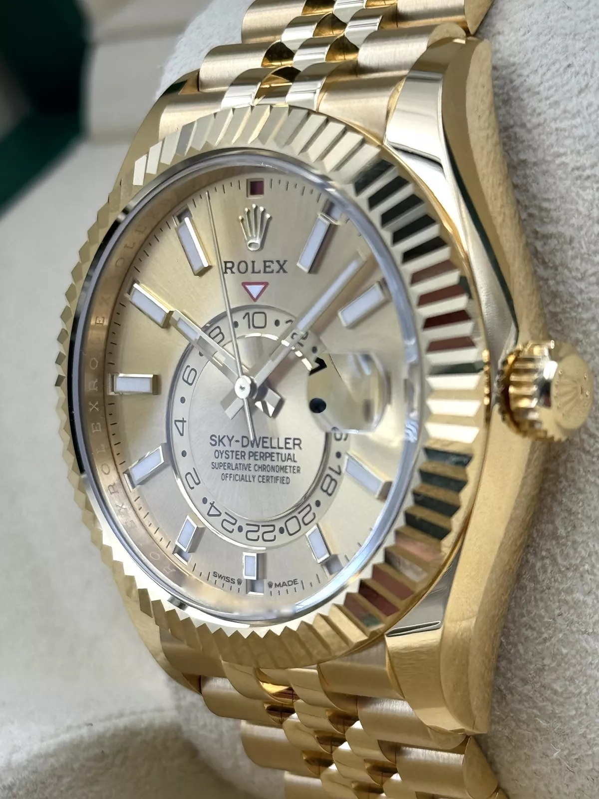 RLX Sky-Dweller 42mm 336938-0004 Yellow Gold Champagne Dial Jubilee - LITELUX