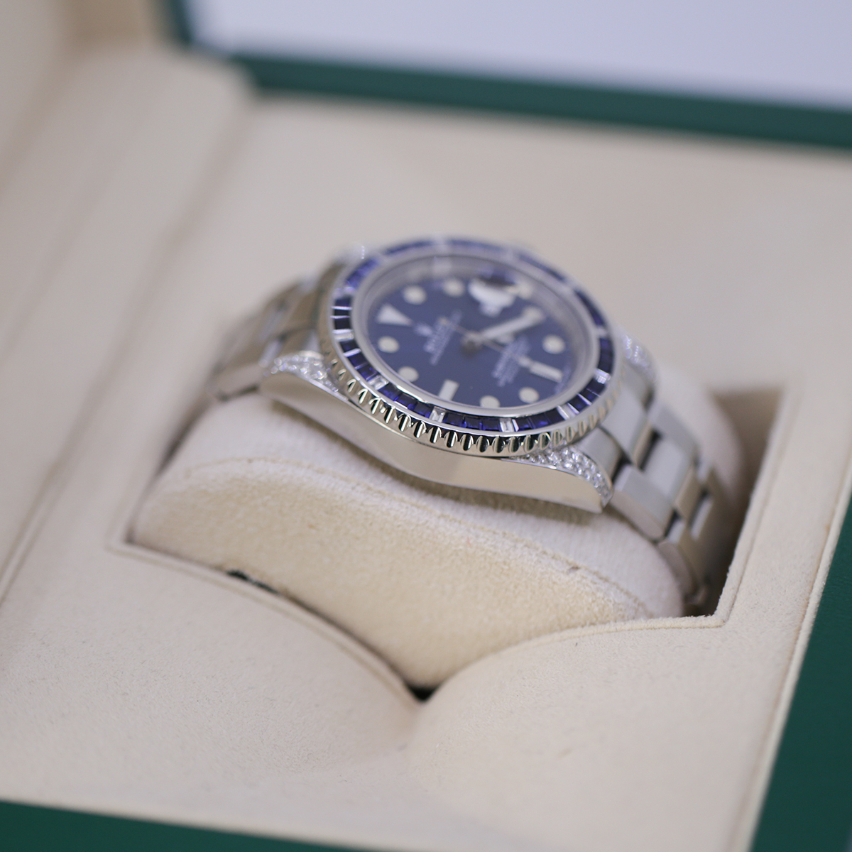 Rolex Submariner 40mm 116610LN Oyster Perpetual Date Aftermarket Dial, Diamond Bezel and Lugs Watch - LITELUX