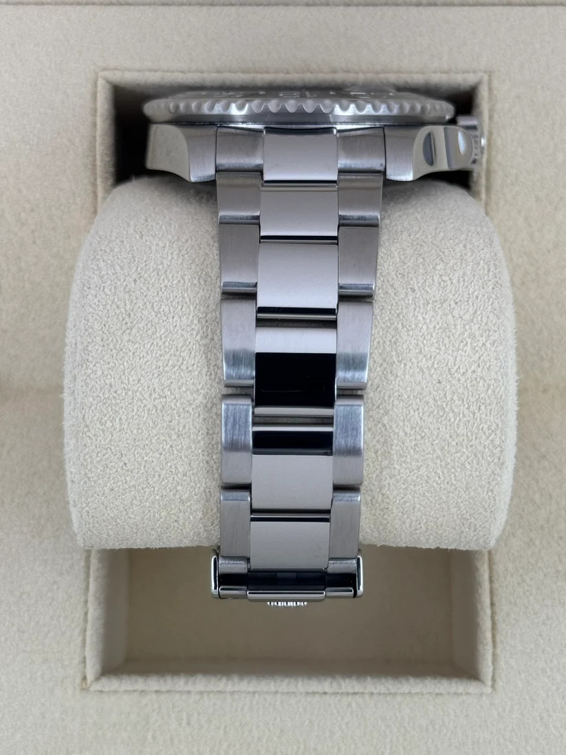 Rolex GMT-Master II 116710LN 40mm - LITELUX