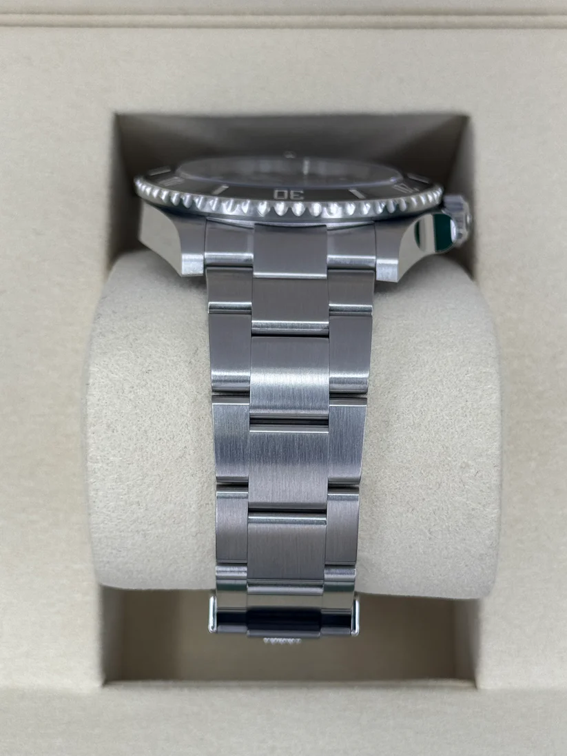 Rolex Submariner 41mm 124060 - LITELUX