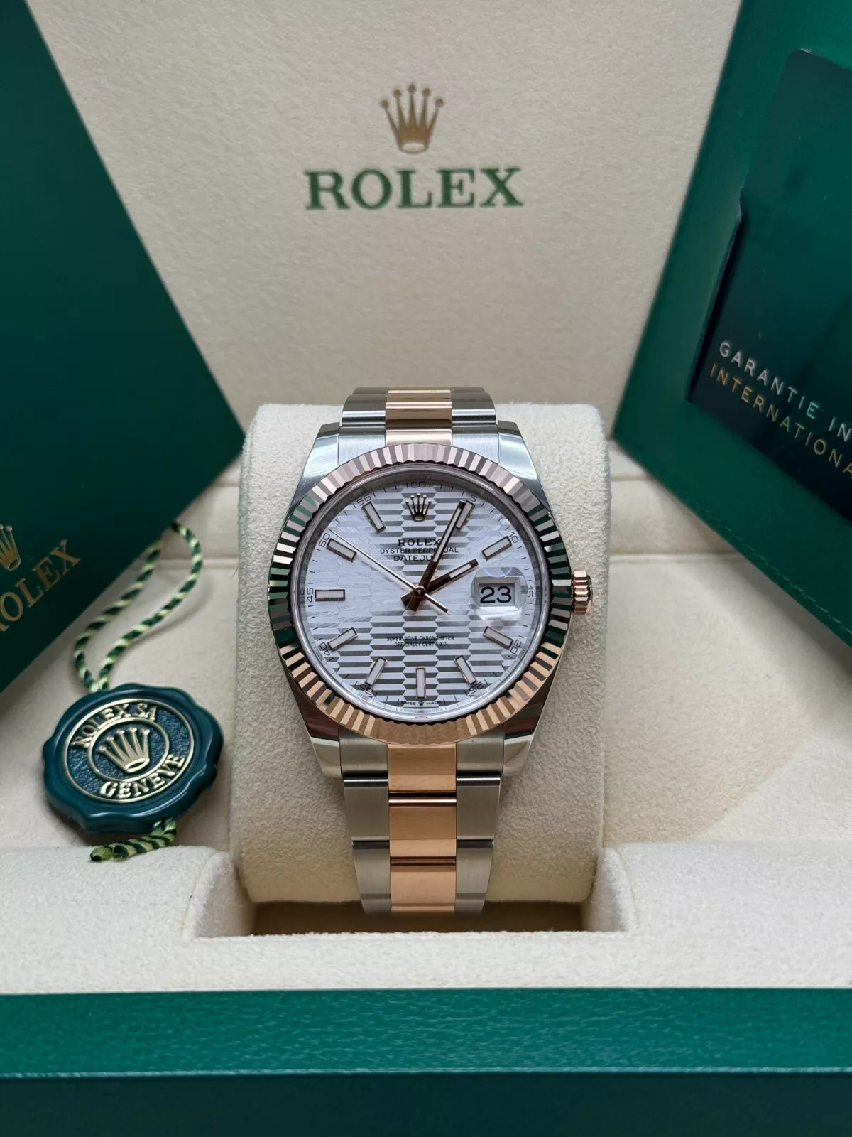 RLX Datejust 41mm 126331 Silver Fluted Motif Dial Two Tone Stainless Steel & 18K Rose Gold Jubilee Bracelet Men's Watch - LITELUX