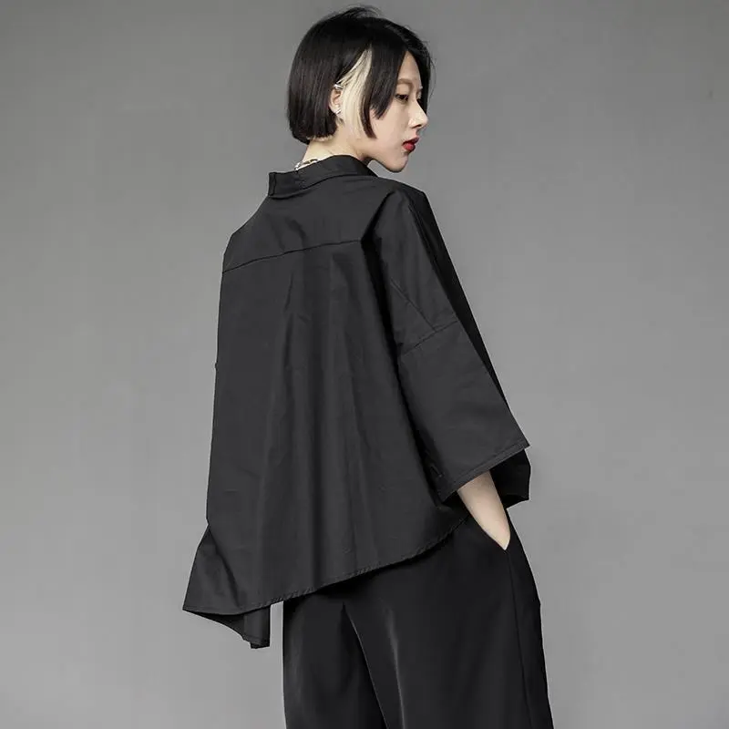 jpyuyuco-Asymmetrical Button-Up Blouse