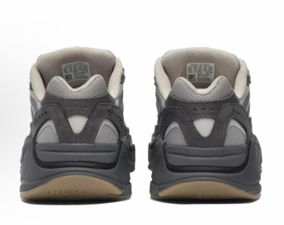 adidas originals Yeezy boost 700V2