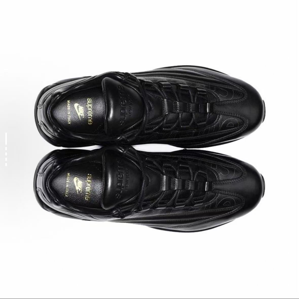 Supreme x  Nike Air Max 95