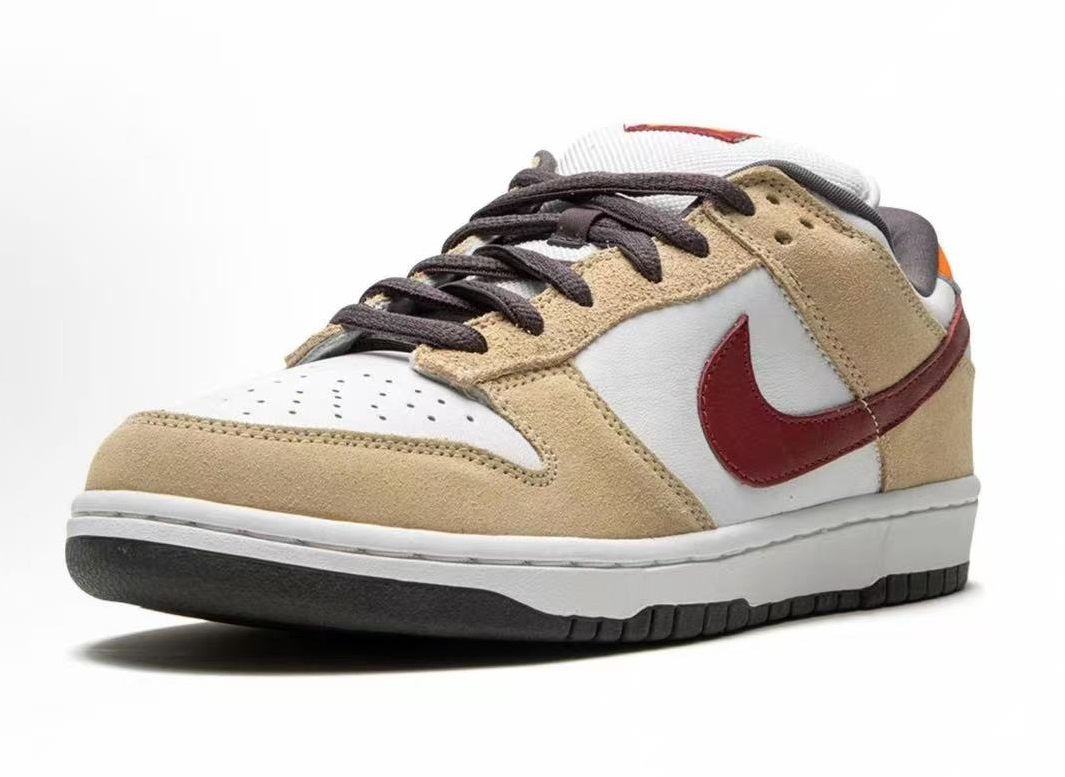 Nike Dunk SB crimson