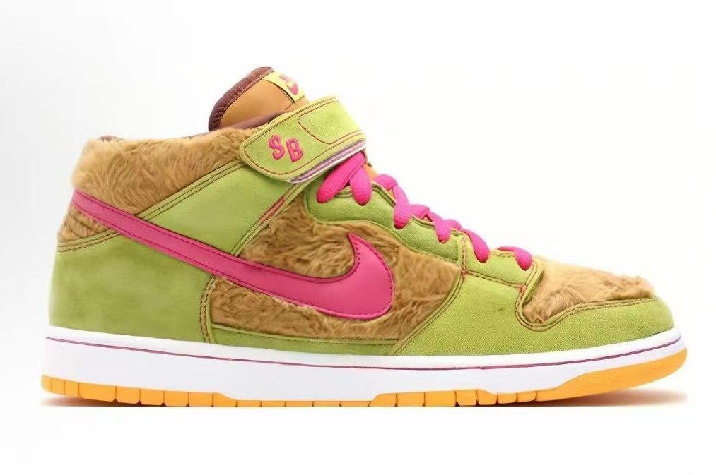 Nike Dunk SB Mama Bear
