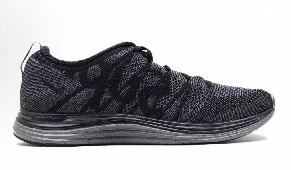 Supreme x  Nike Flyknit Lunar 1 NYC Black