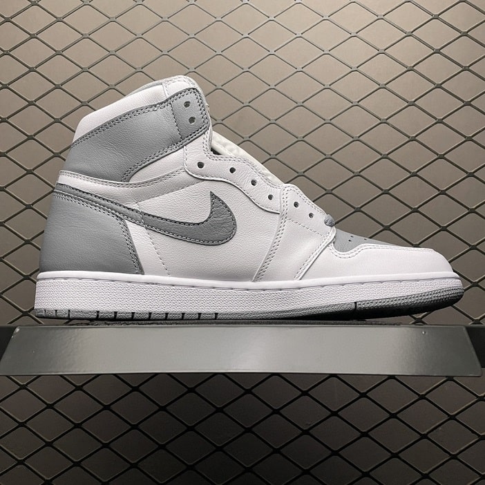 Air Jordan 1 Retro High OG Stealth