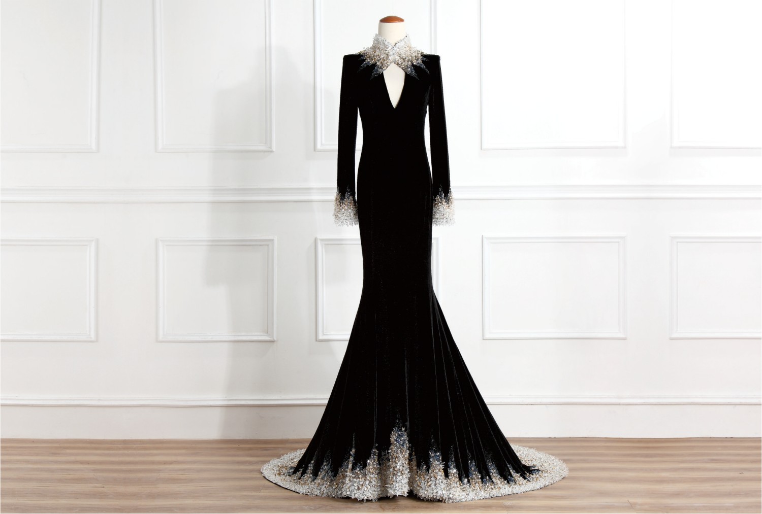 Rhinestone Settings Application for Evening Gowns