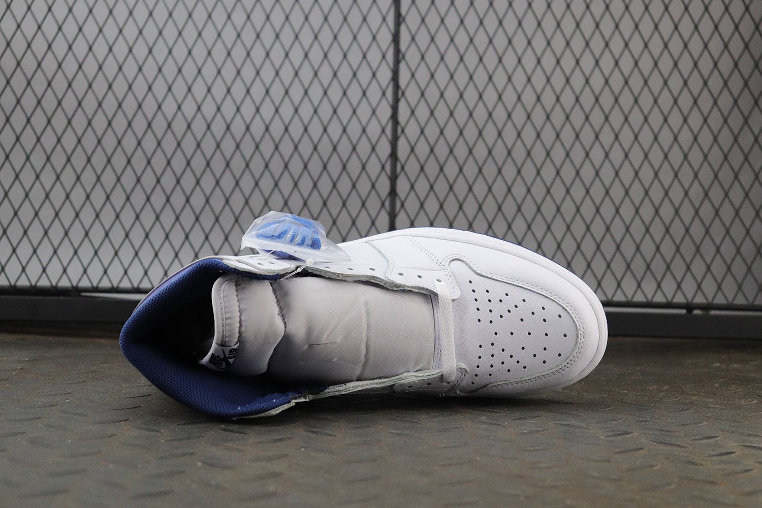 Jordan 1 Retro Metallic Navy