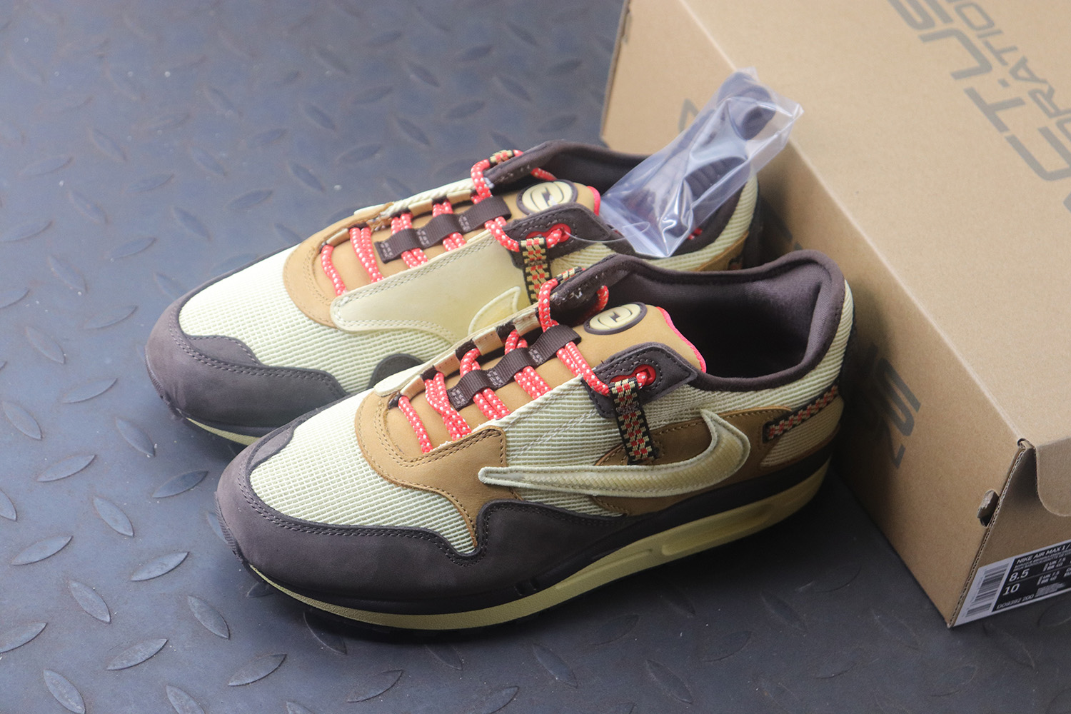 Nike Air Max 1 Travis Scott Cactus Jack Baroque Brown