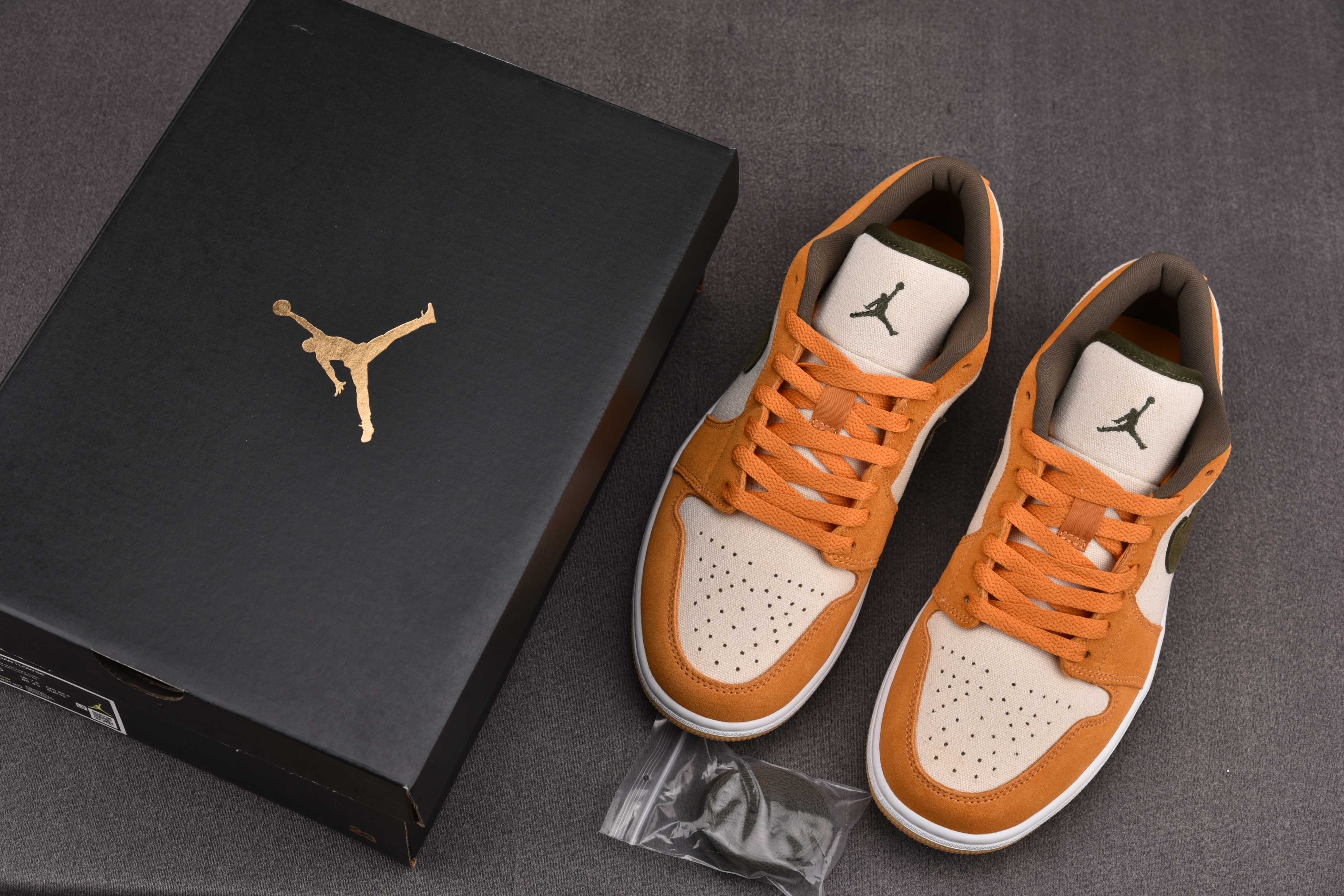 Jordan 1 Low SE Light Curry