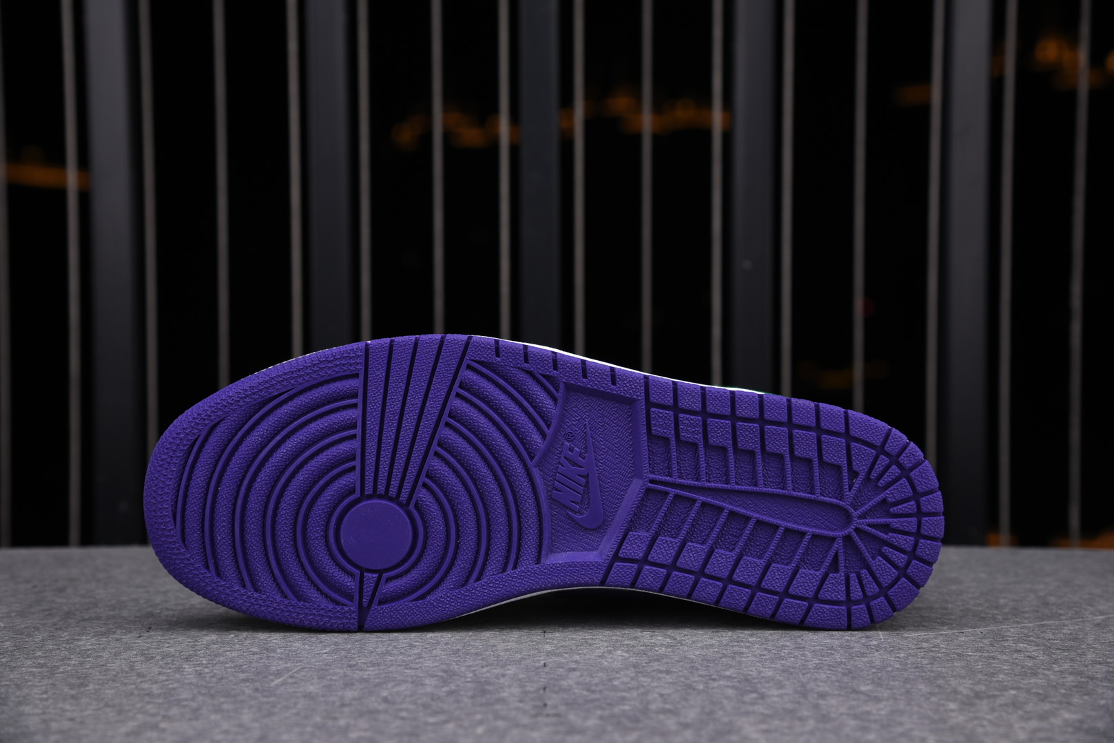 Jordan 1 Mid Incredible Hulk