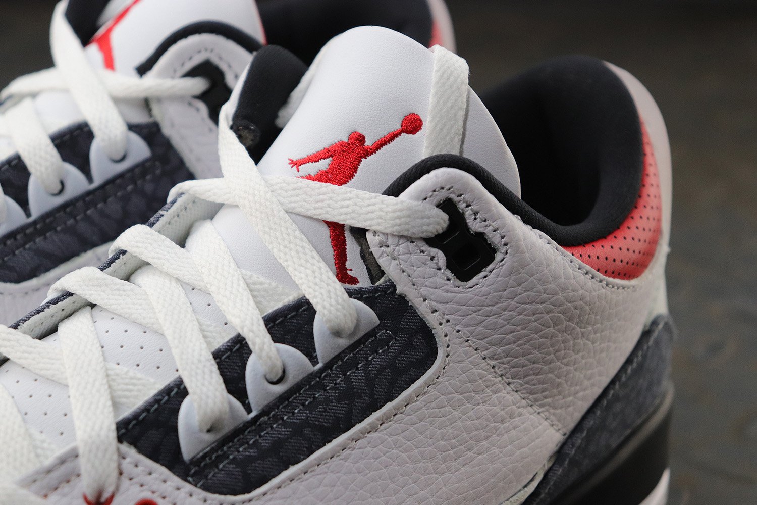 Jordan 3 Retro SE Fire Red Denim