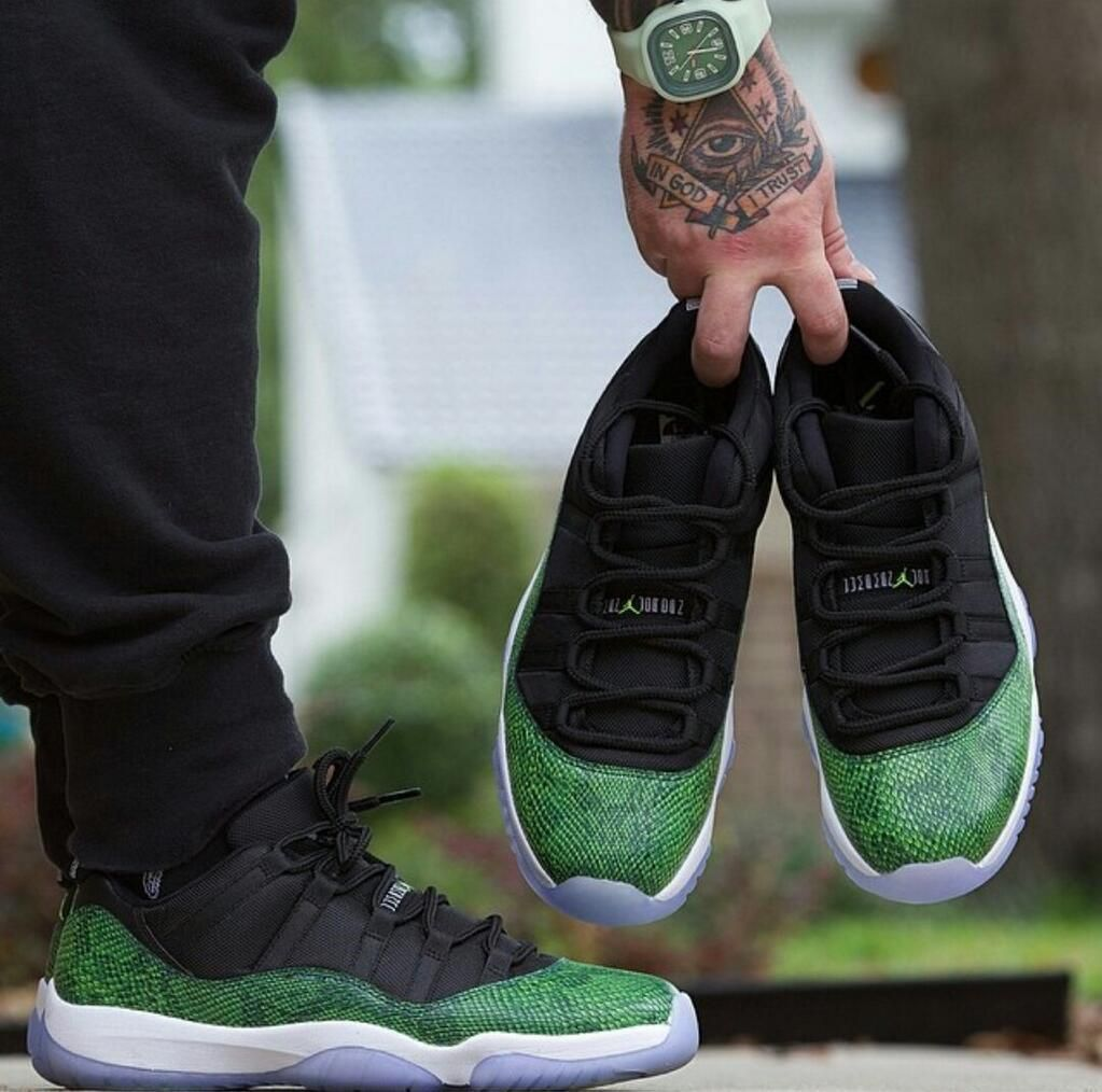 Air Jordan 11 Retro Low Nightshade