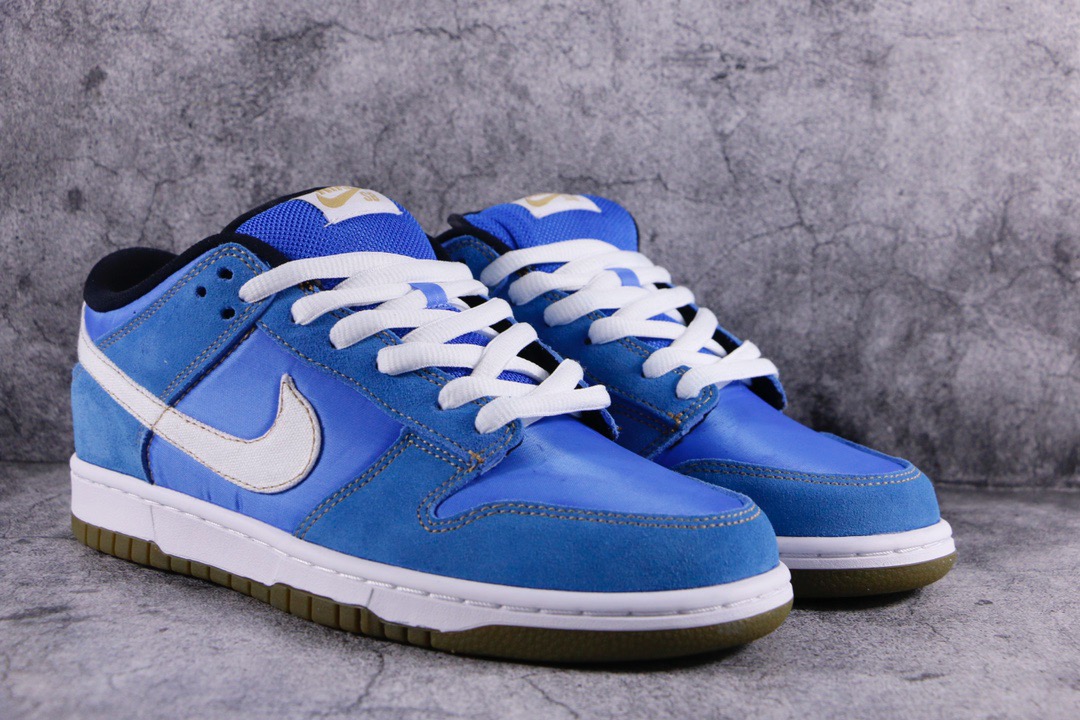 Nike Dunk SB Low Street Fighter Chun Li