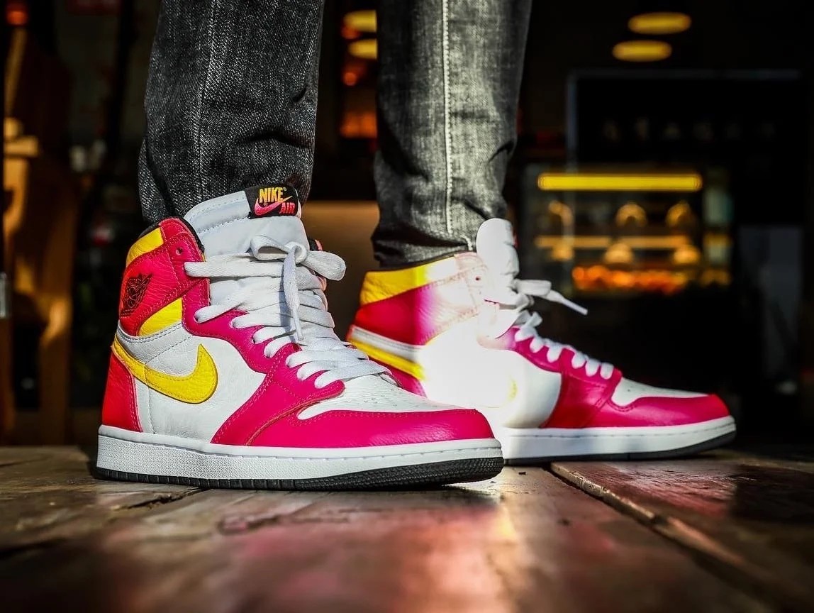Jordan 1 Retro High OG Light Fusion Red