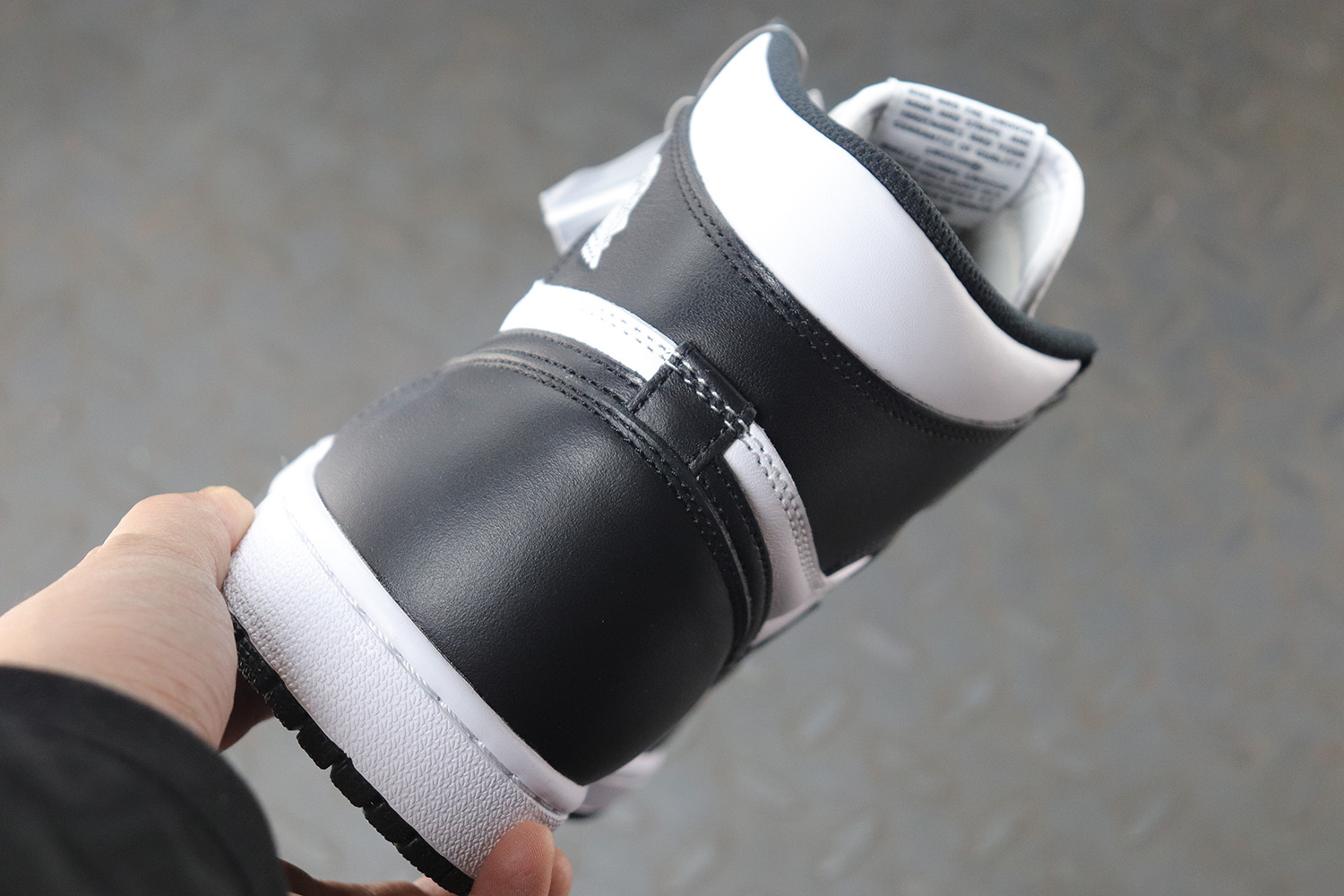 Jordan 1 Retro Black White