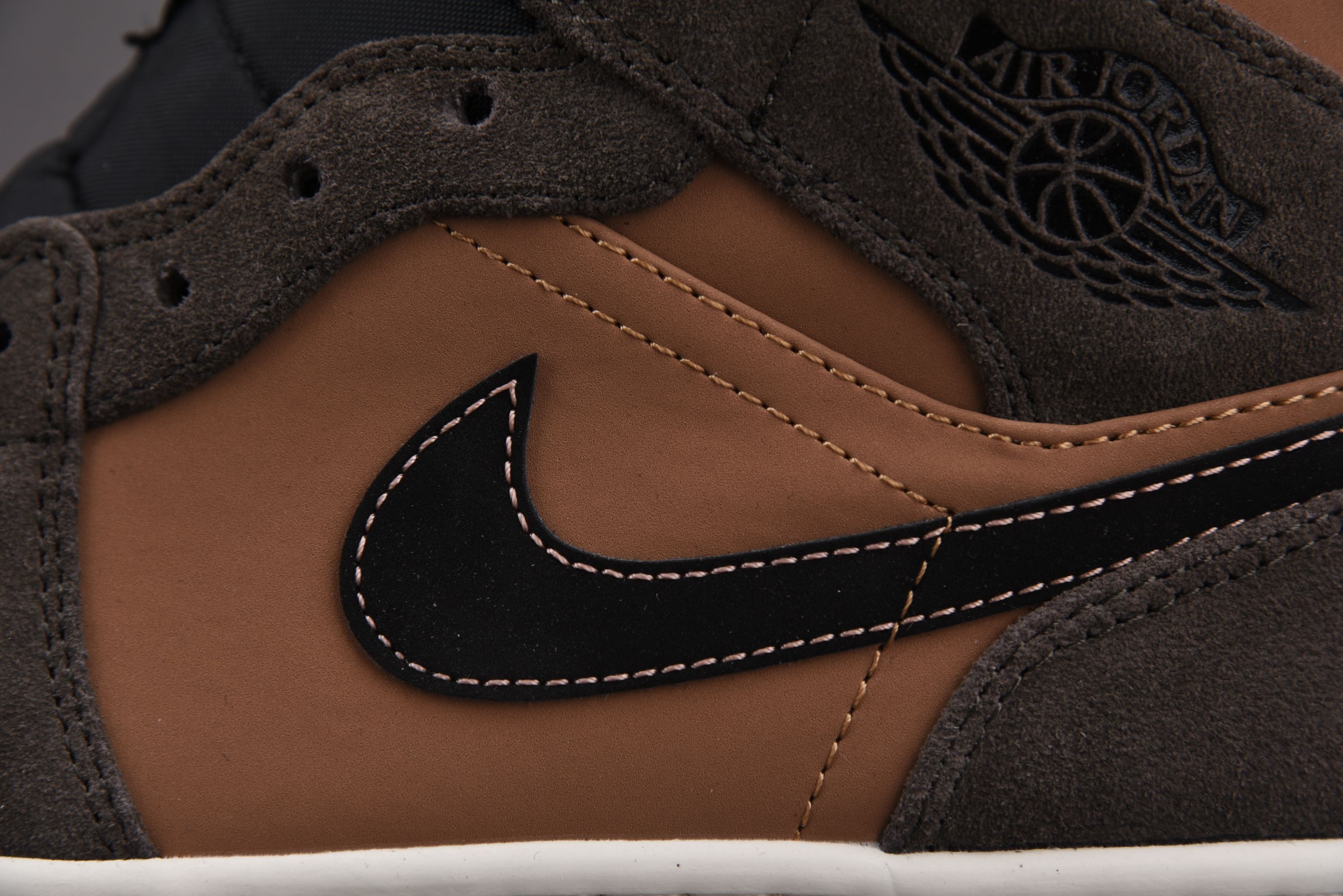 Jordan 1 Mid SE Dark Chocolate