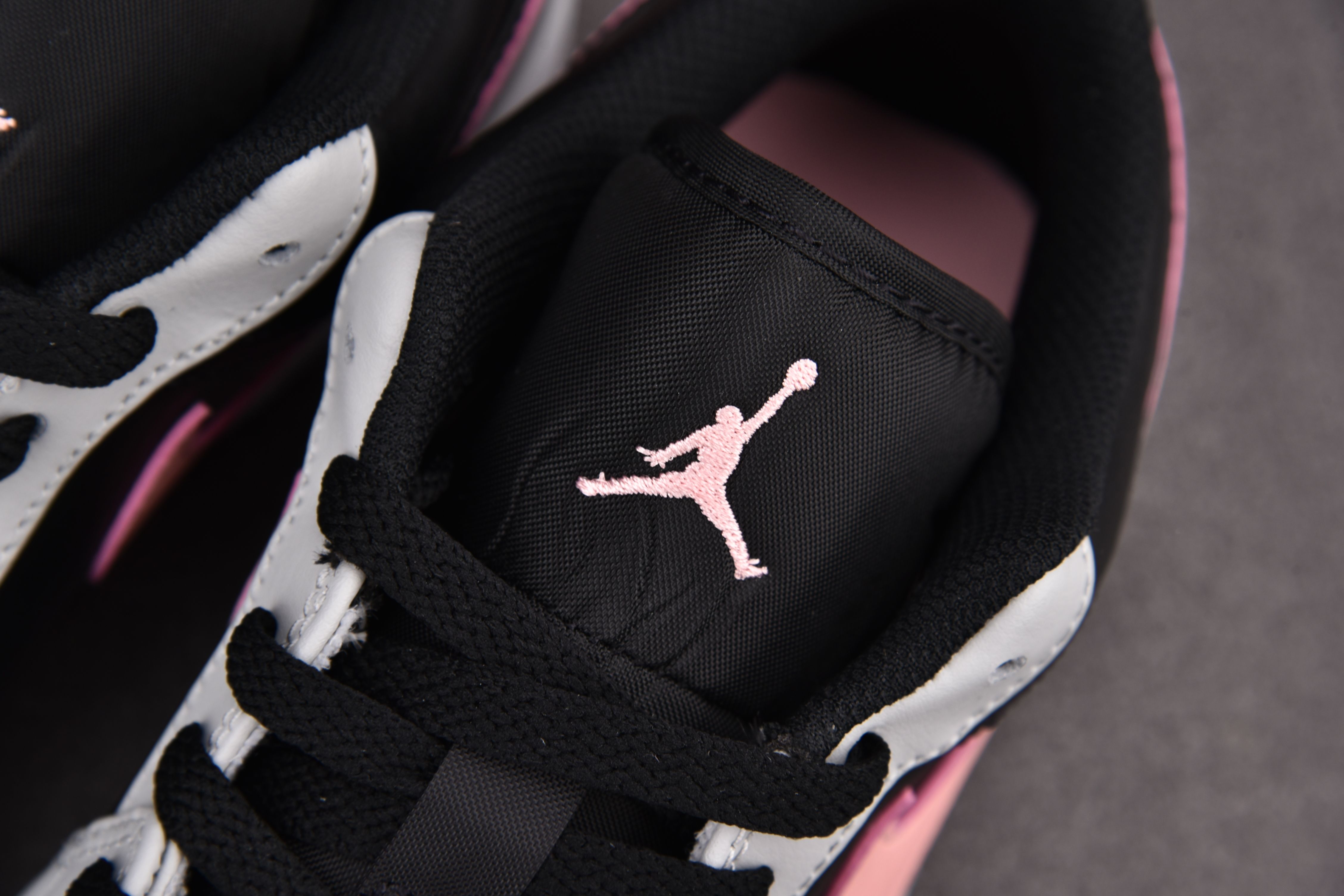 Jordan 1 Low Black Grey Pink
