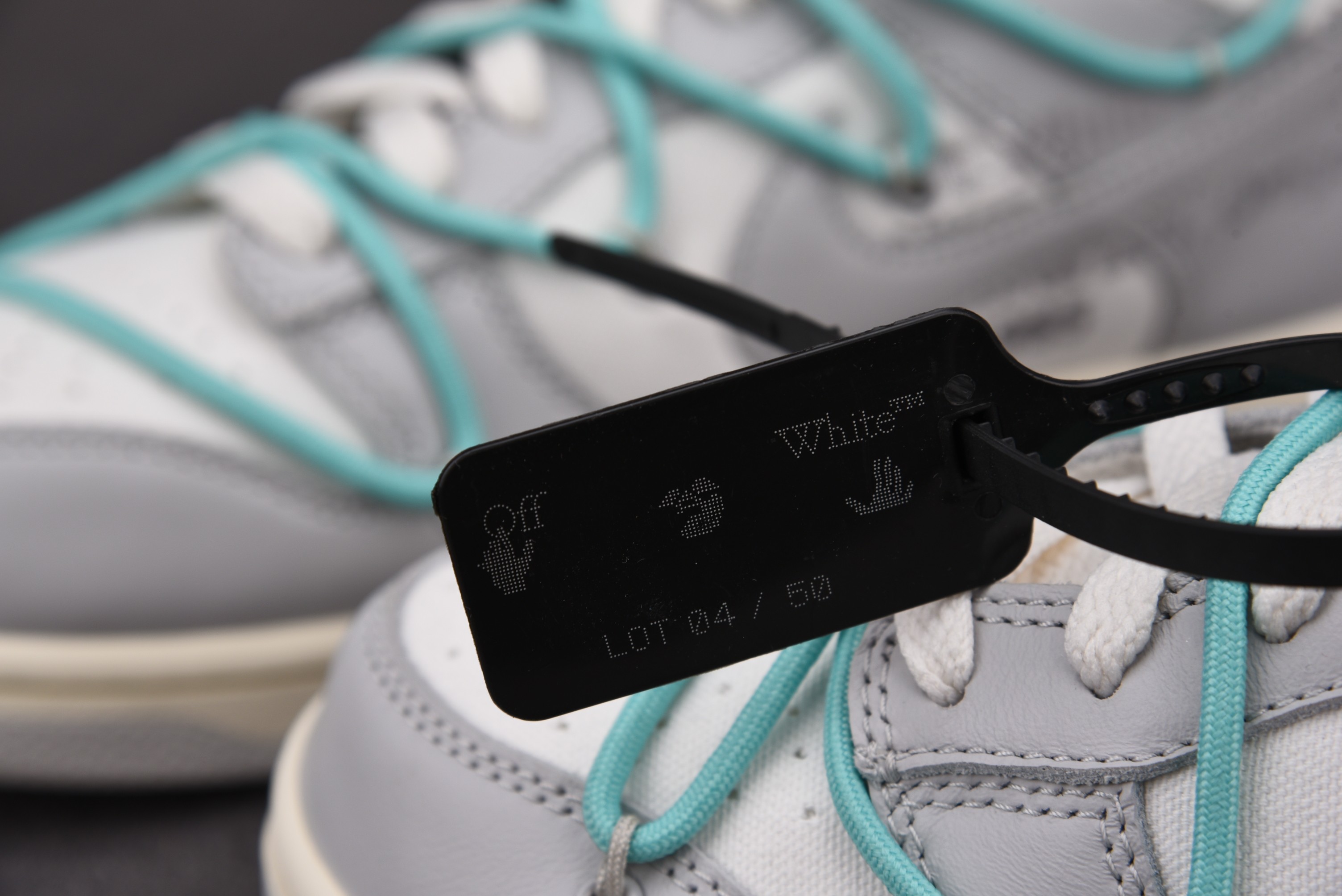 Nike Dunk Low   Lot 4