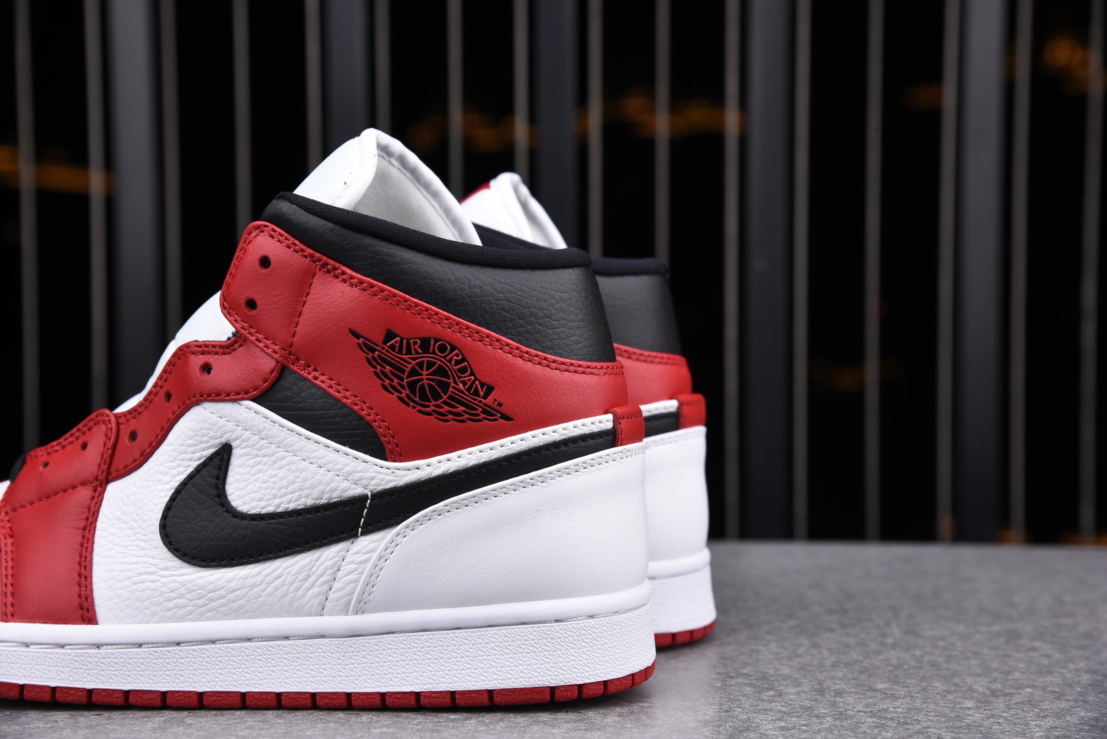Jordan 1 Mid Chicago (2020)