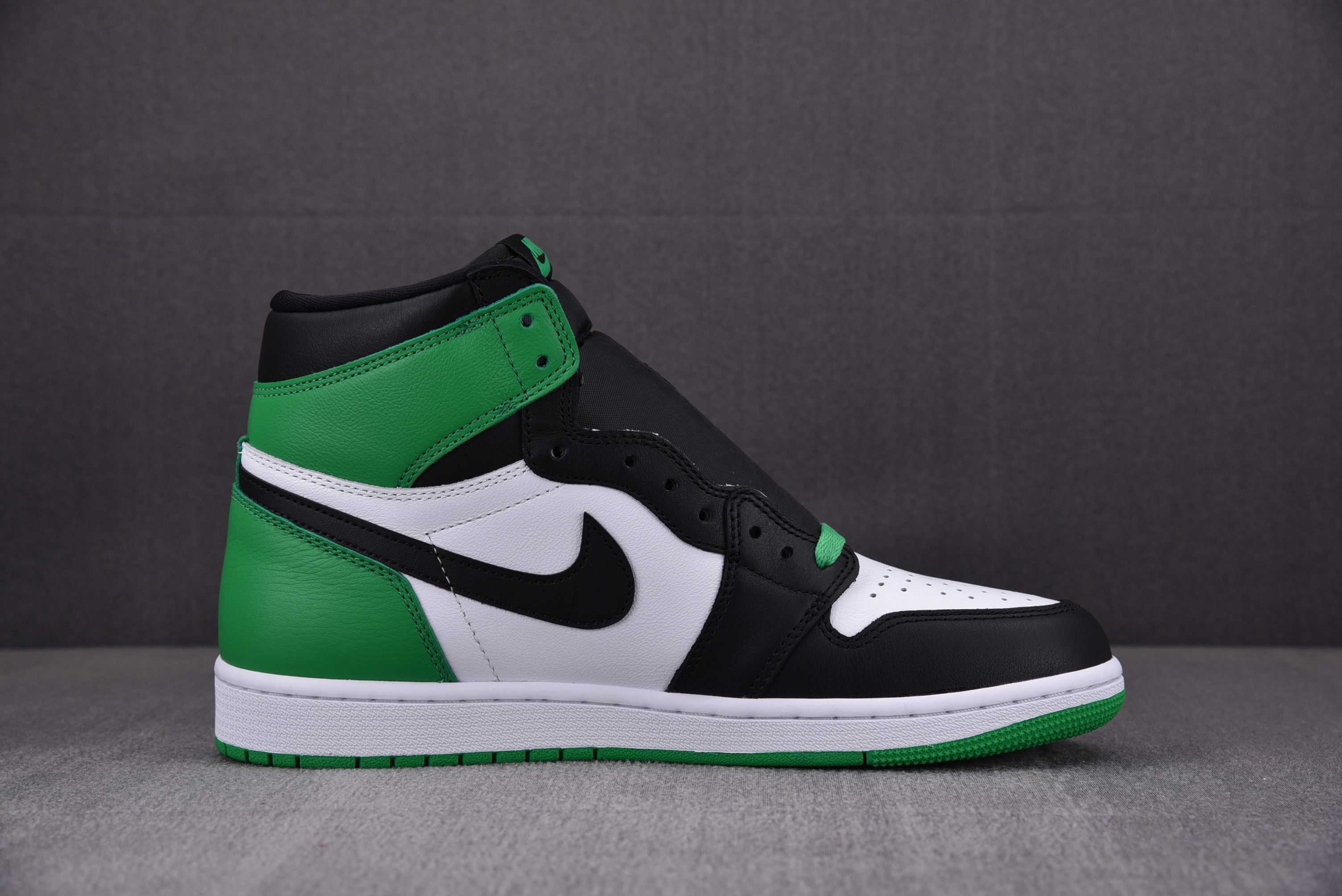 Jordan 1 Retro High OG Lucky Green