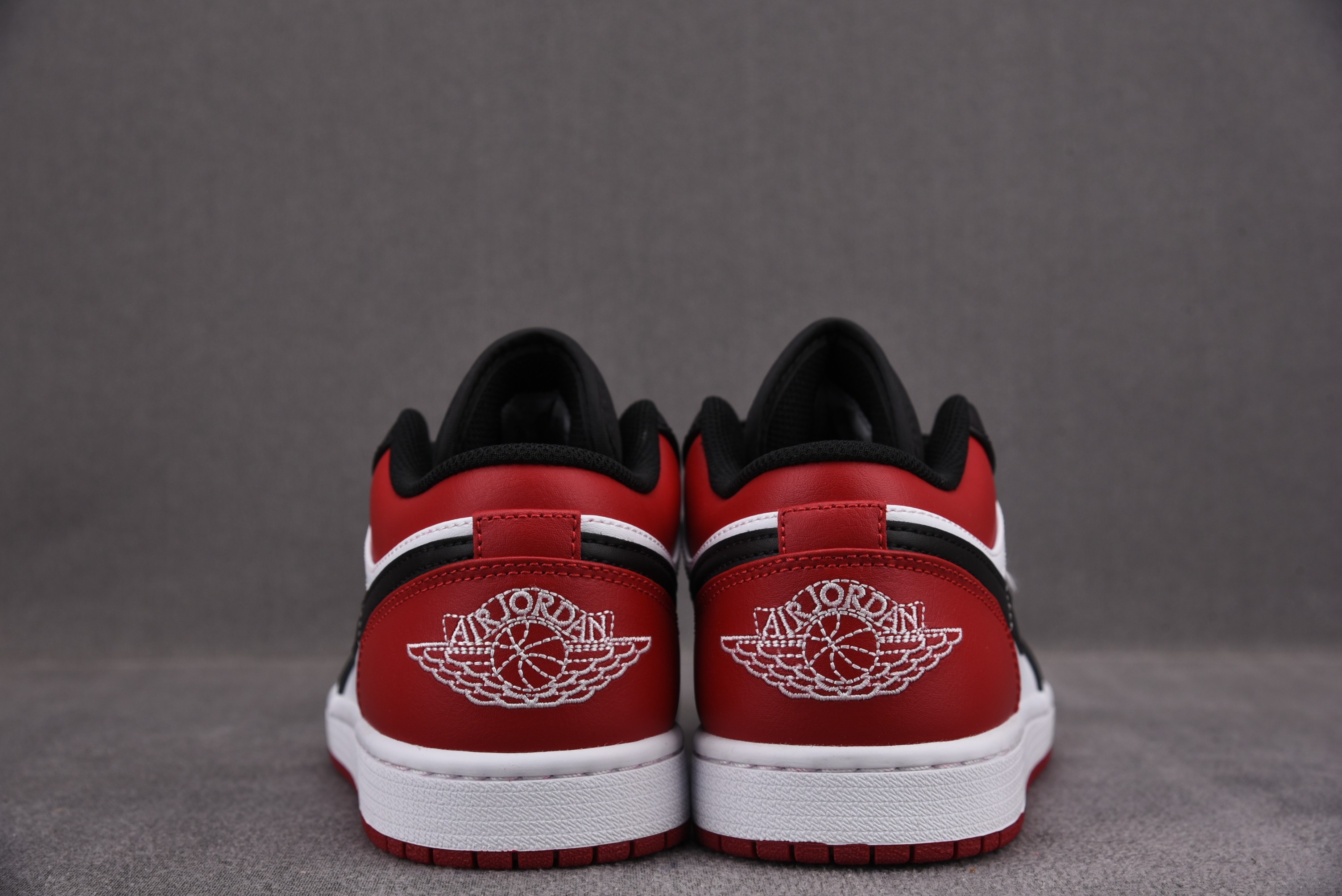 Jordan 1 Low Bred Toe