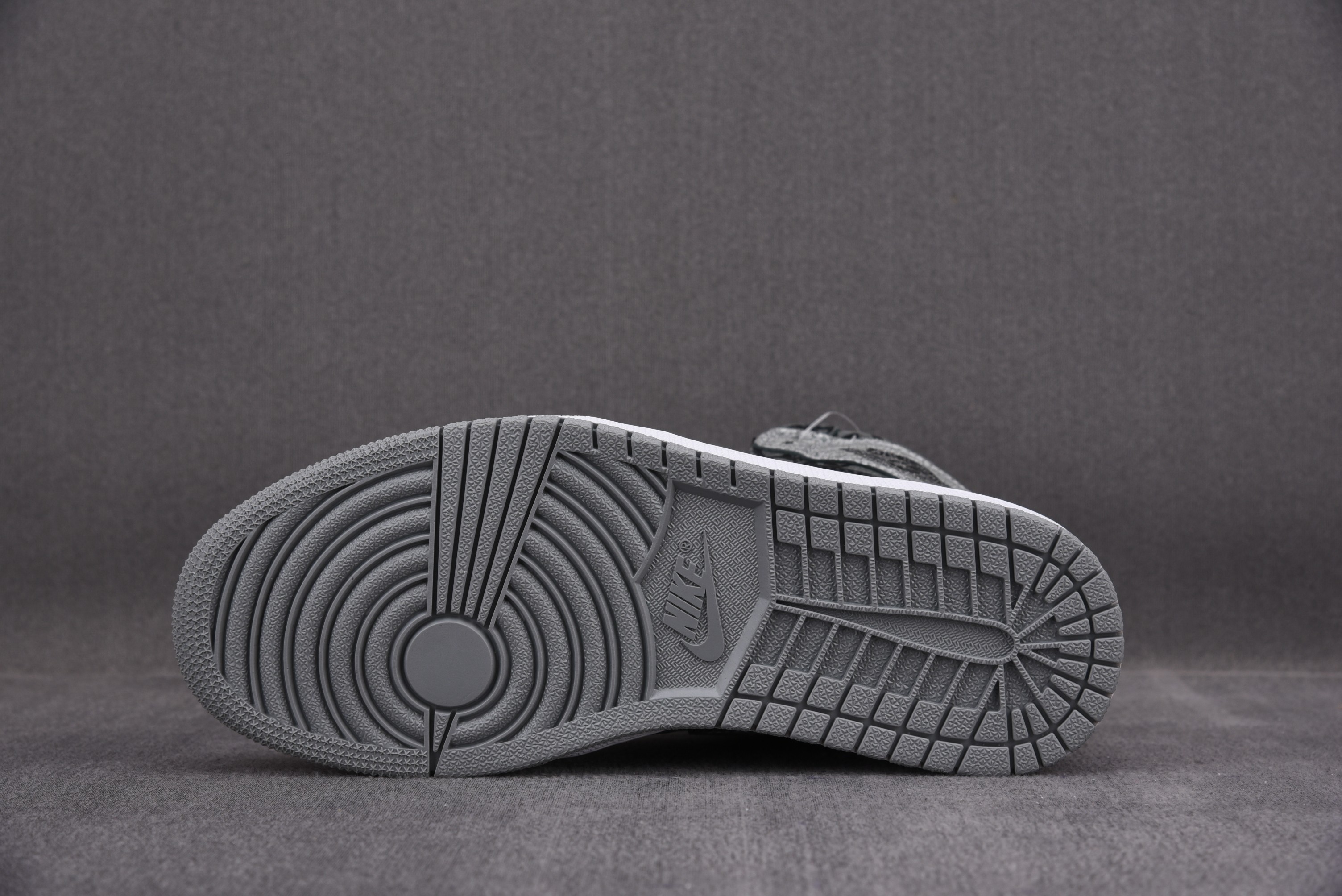 Jordan 1 Retro High OG Rebellionaire