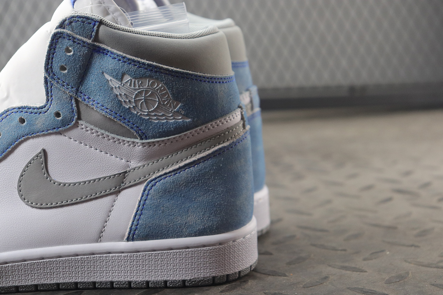 Jordan 1 Retro High OG Hyper Royal