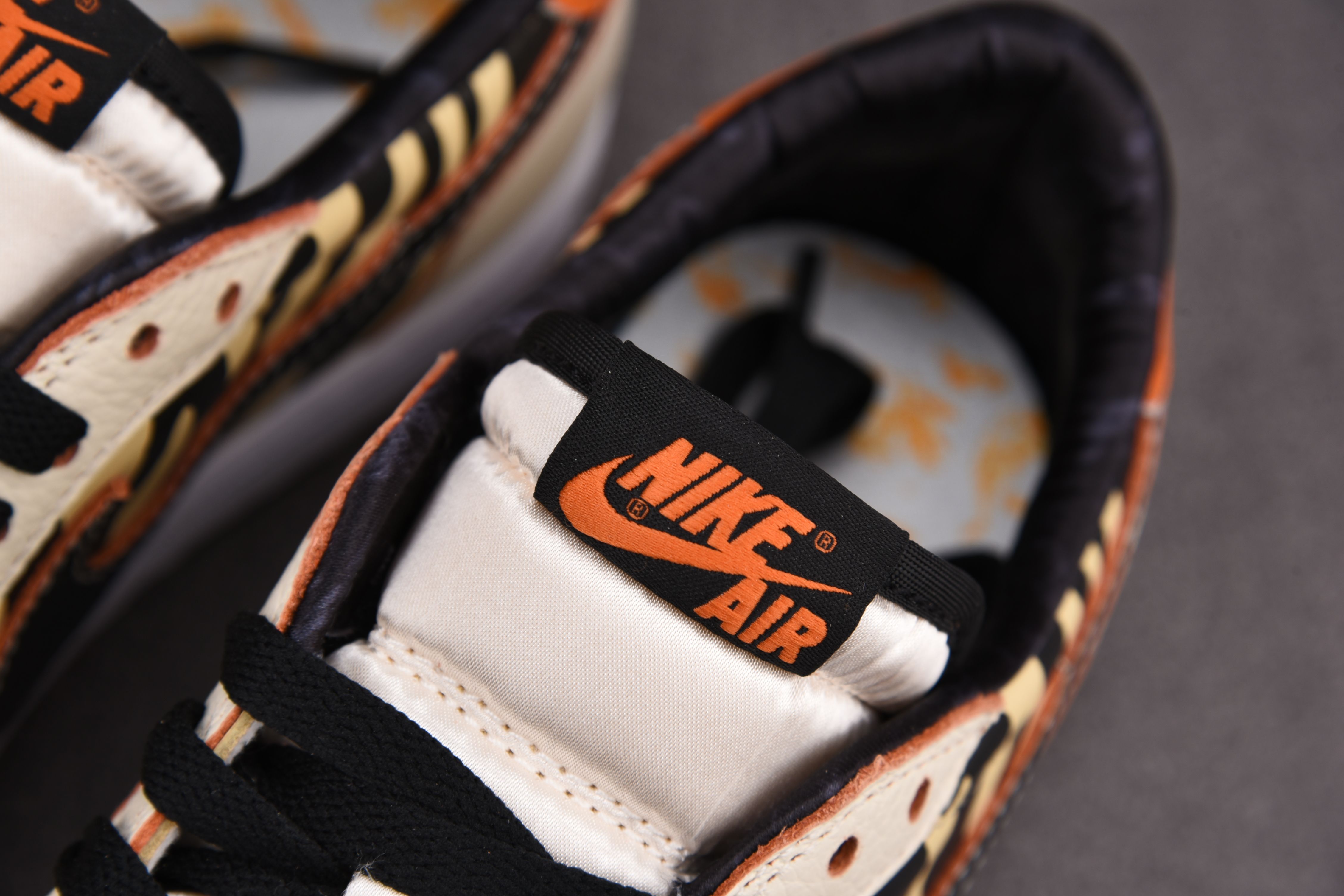 Jordan 1 Low OG Year of the Tiger