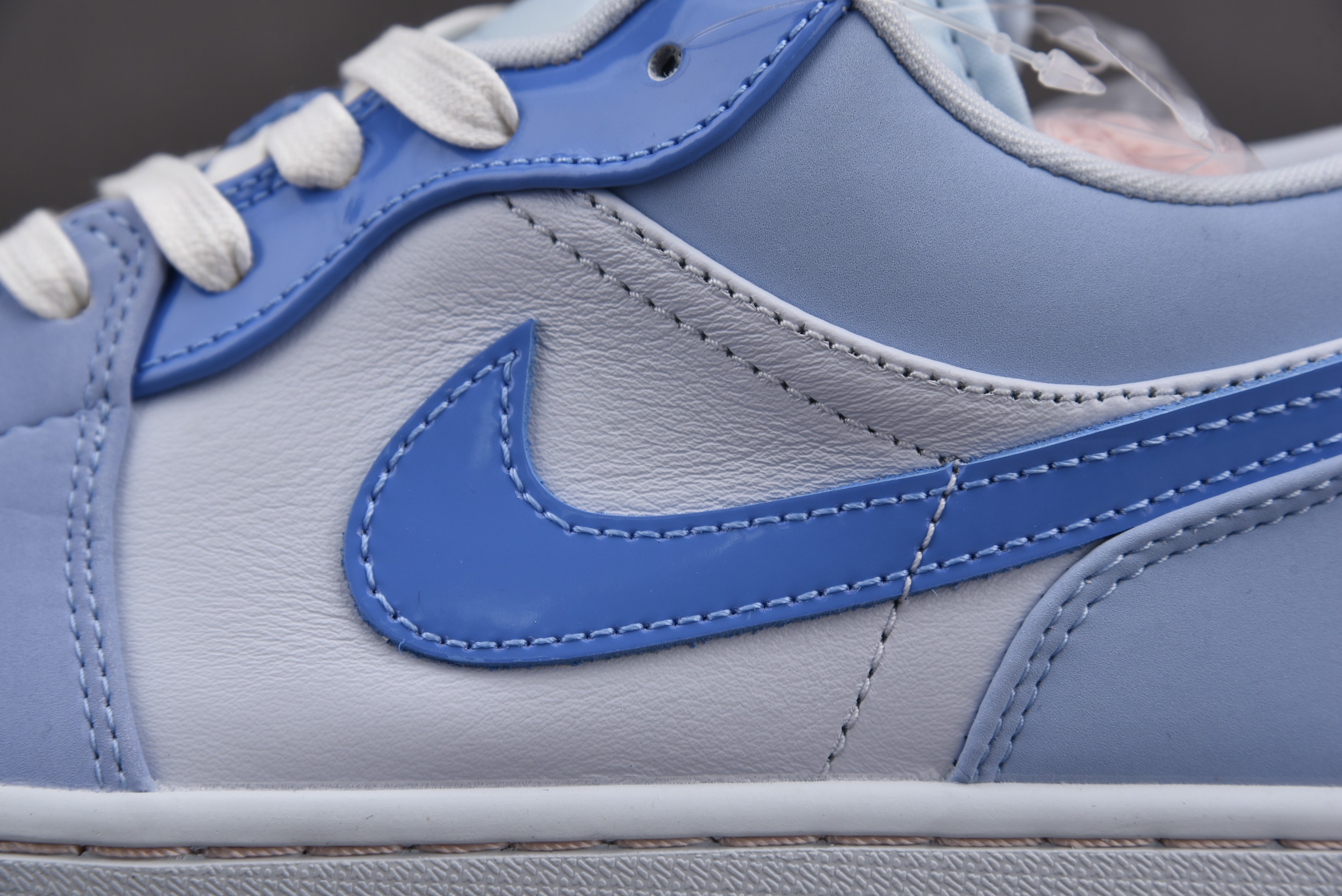 Jordan 1 Low SE Mighty Swooshers