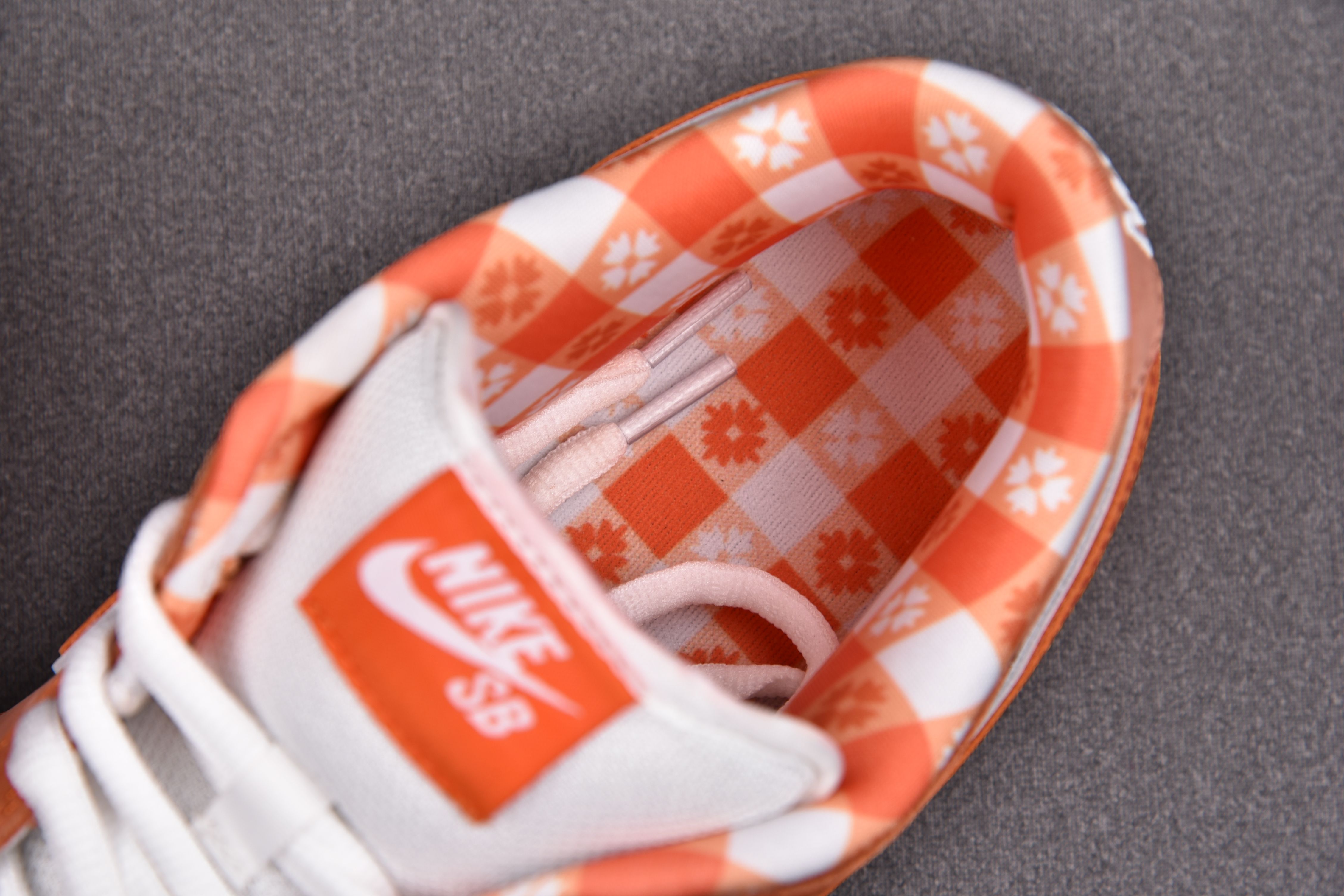 Nike SB Dunk Low Orange Lobster