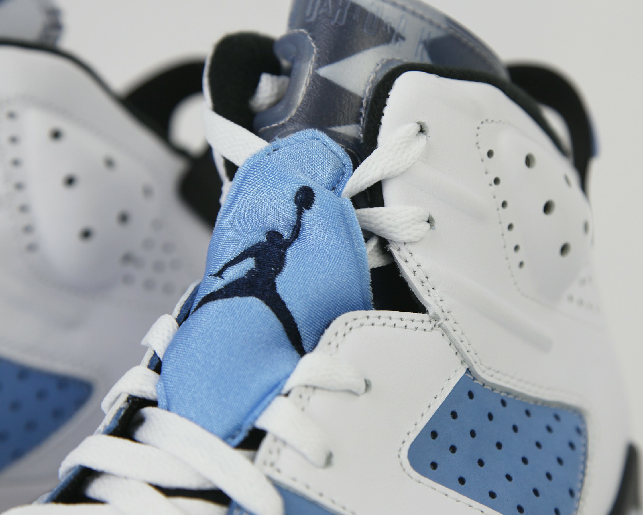 Jordan 6 UNC