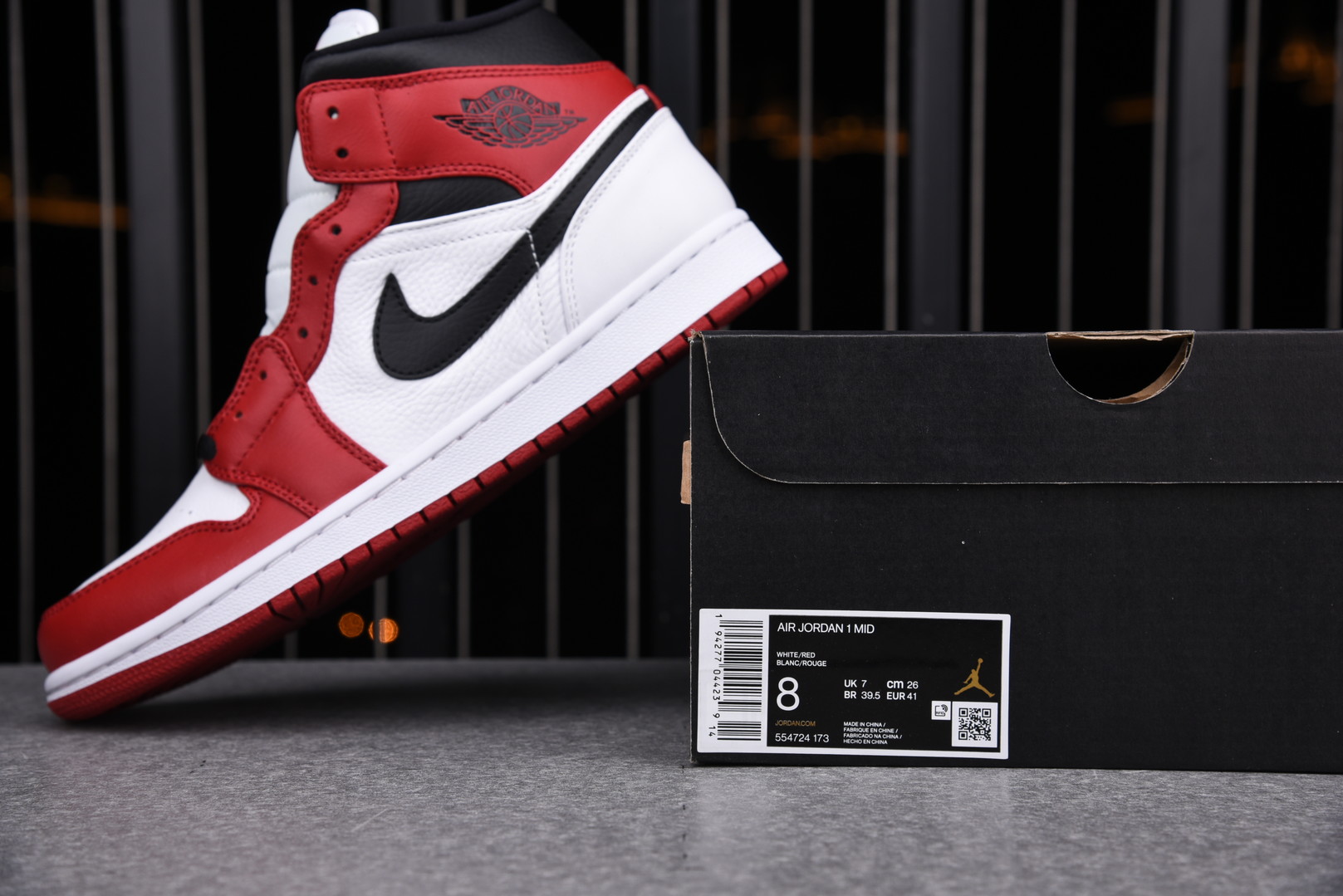 Jordan 1 Mid Chicago (2020)