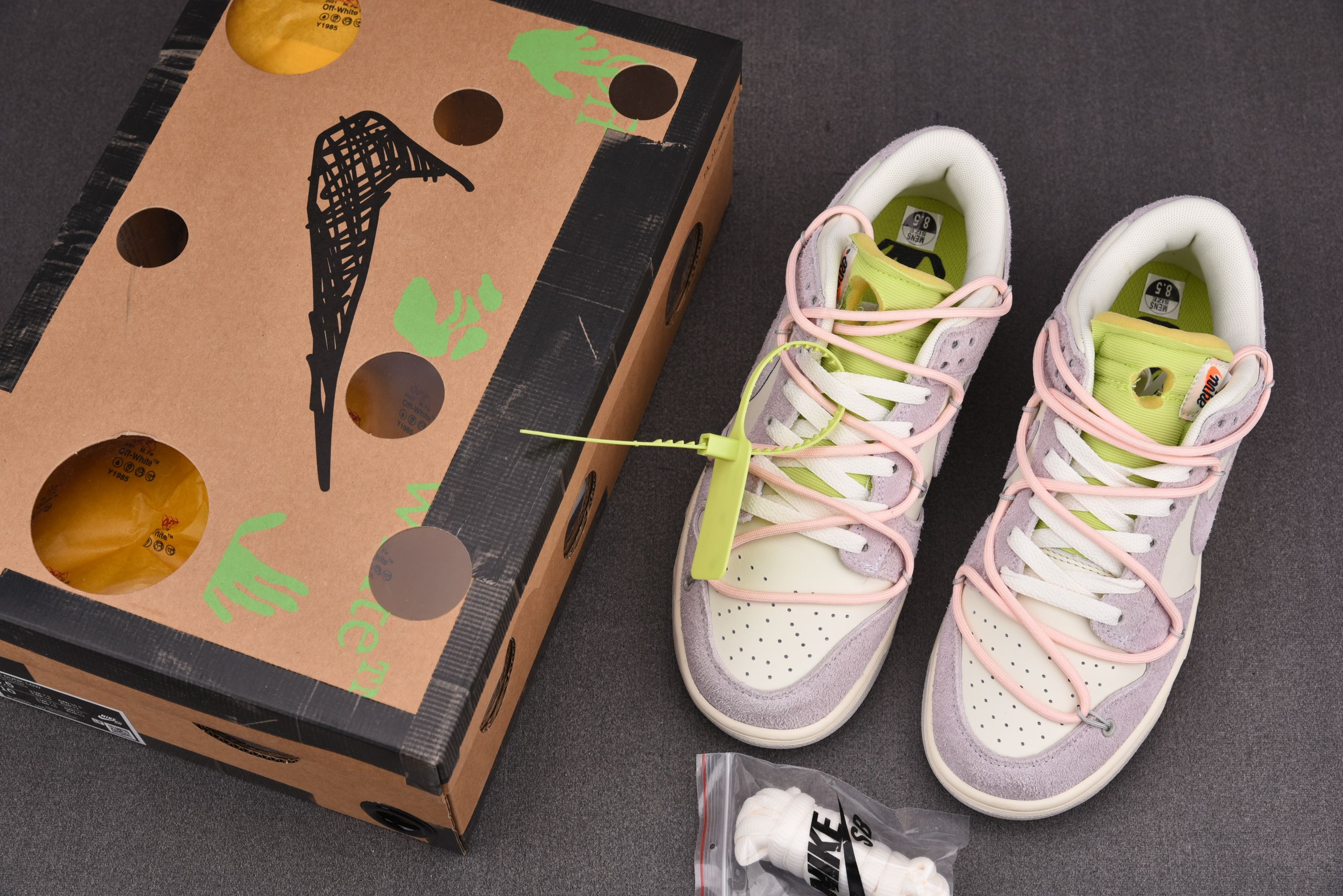 Nike Dunk Low   Lot 12