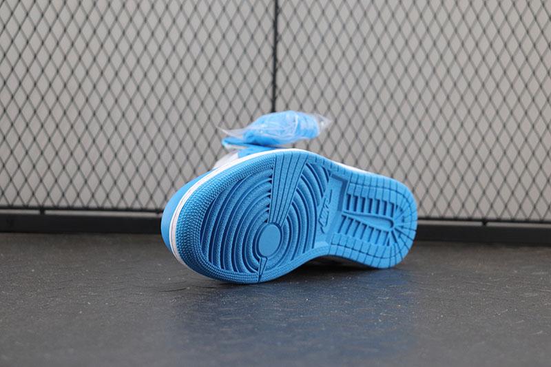 Air Jordan 1 UNC