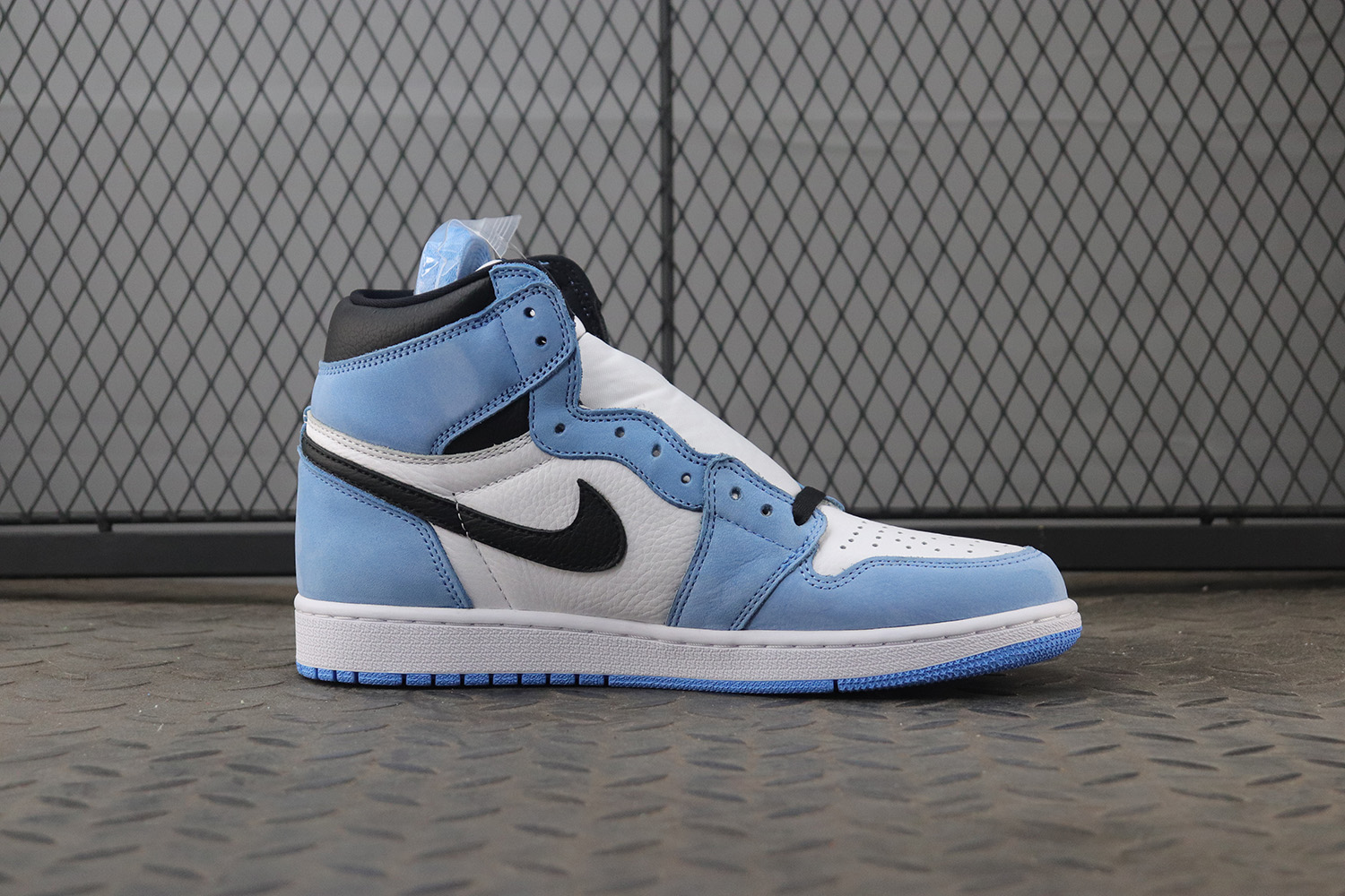 Jordan 1 Retro High White University Blue Black