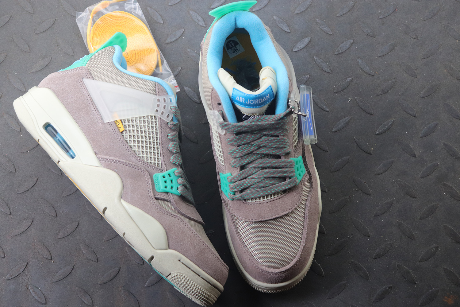 Jordan 4 Retro SP 30th Anniversary Union Taupe Haze