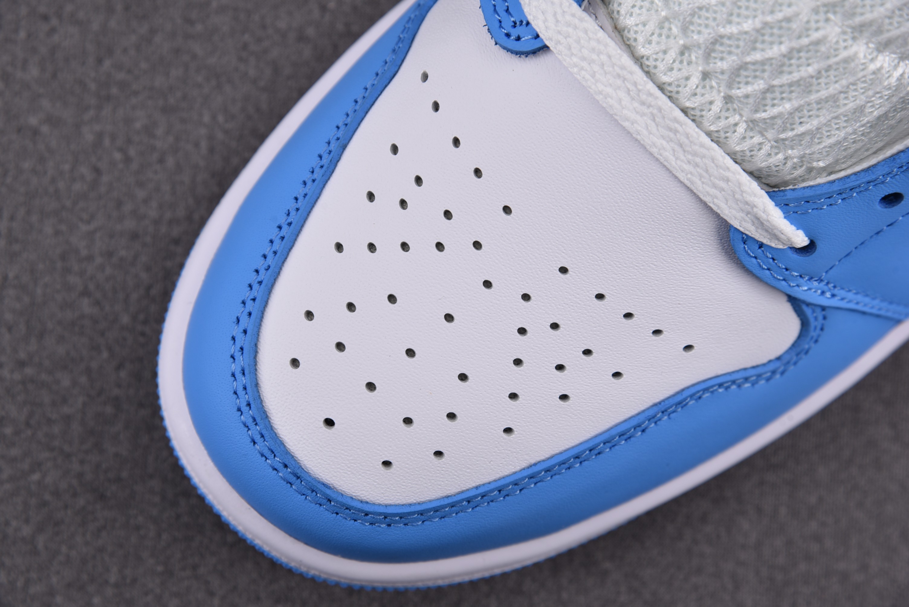 Jordan 1 Mid University Blue Grey