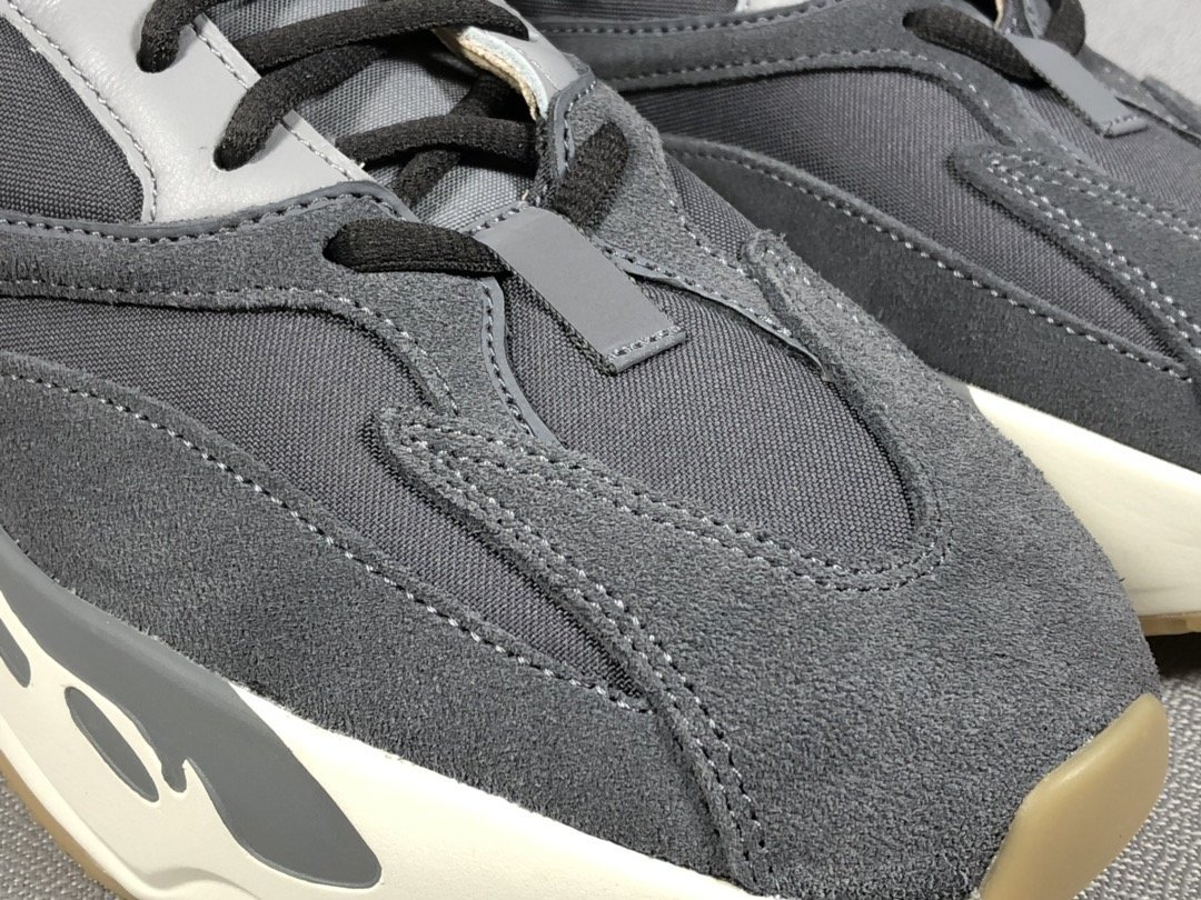 Adidas Yeezy Boost 700 Magnet