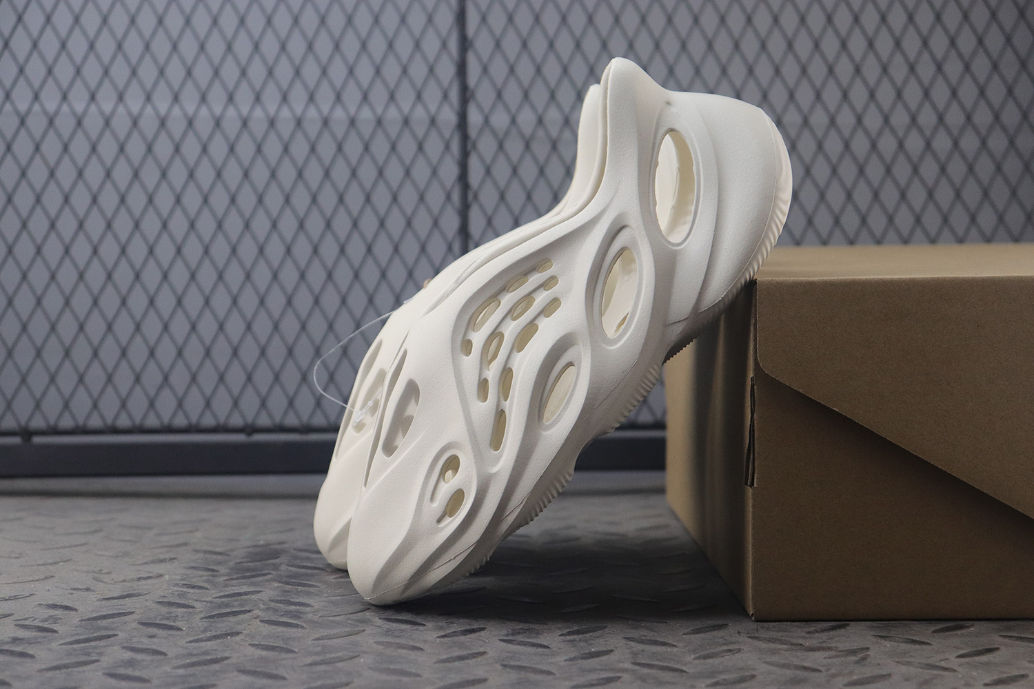 adidas Yeezy Foam RNNR Ararat (One Size Smaller!!)