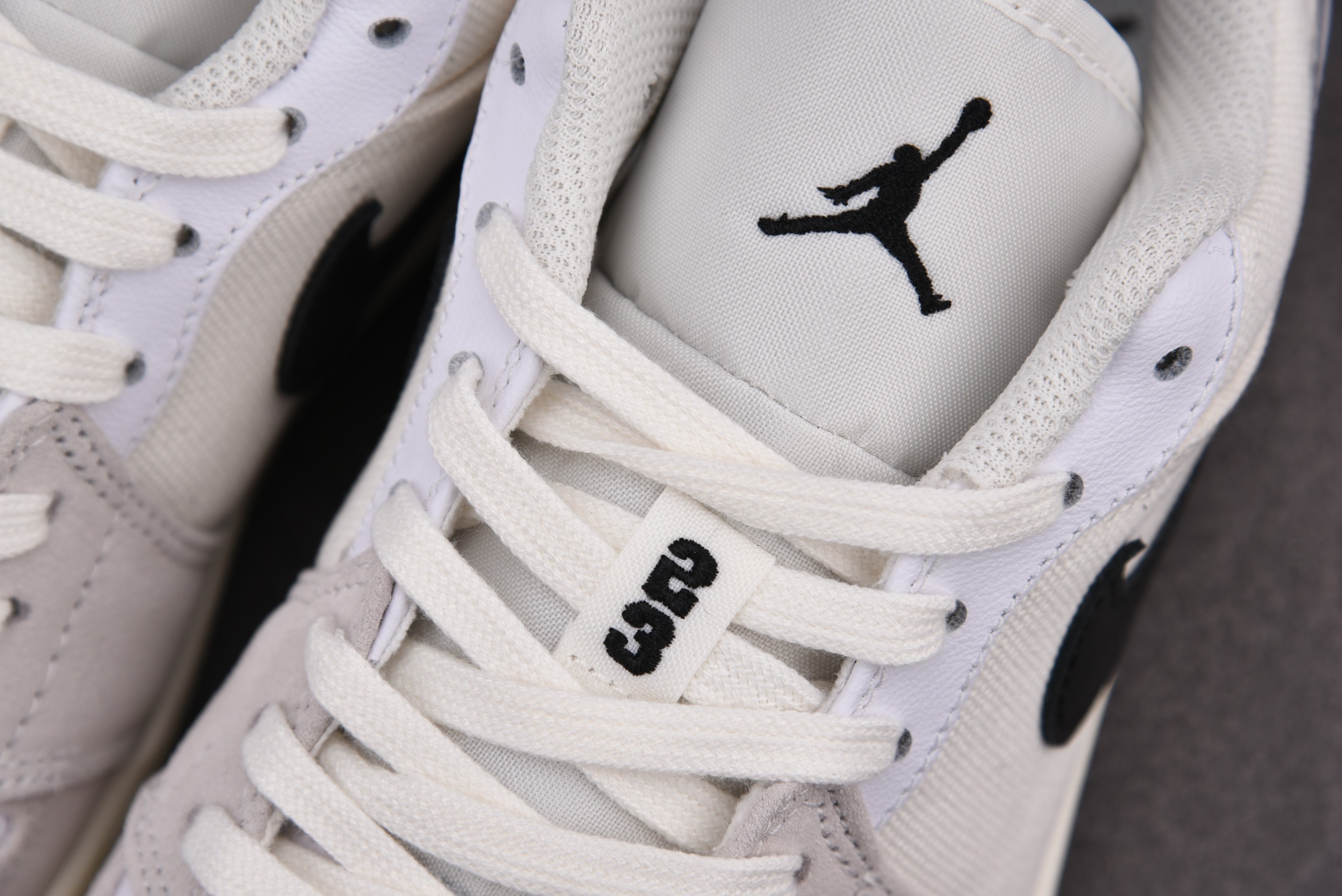 Jordan 1 Low Astrograbber