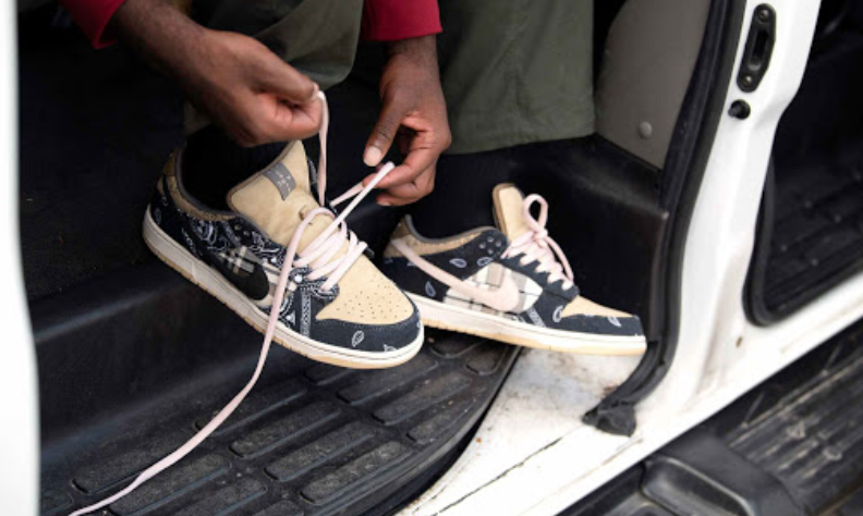 Nike SB Dunk Low Travis Scott