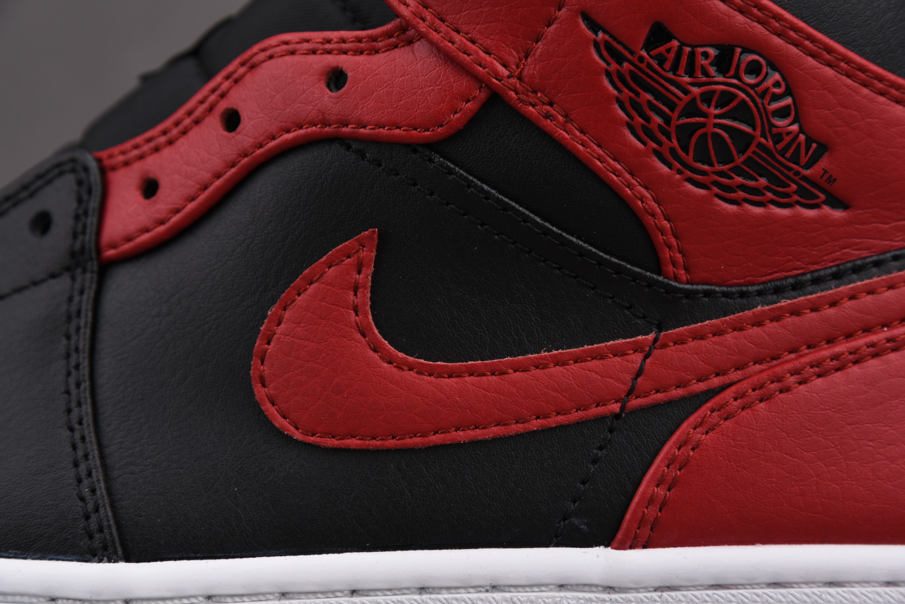 Jordan 1 Mid Banned (2020)